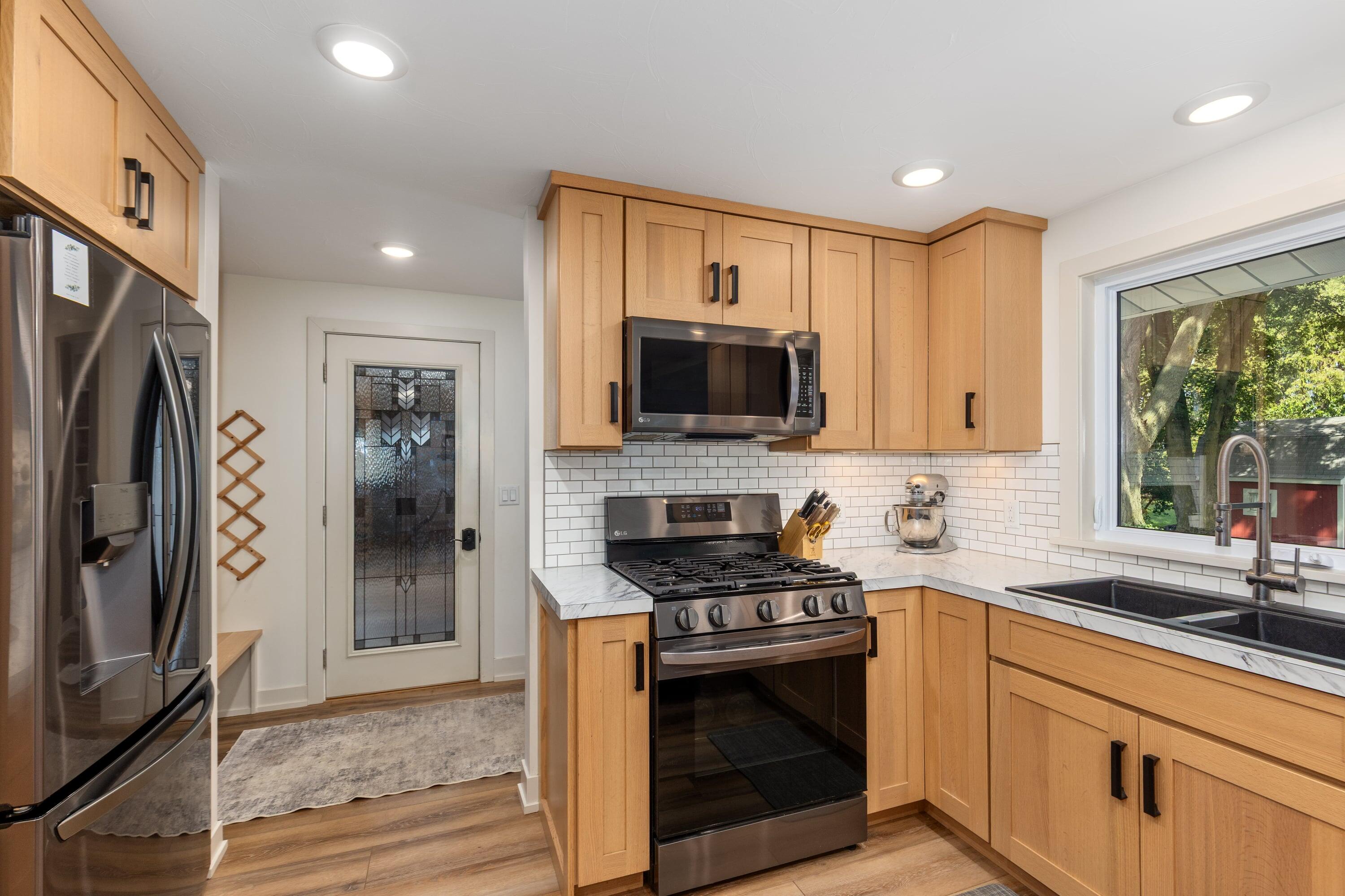 819 E Plainfield Court Zeeland MI 49464