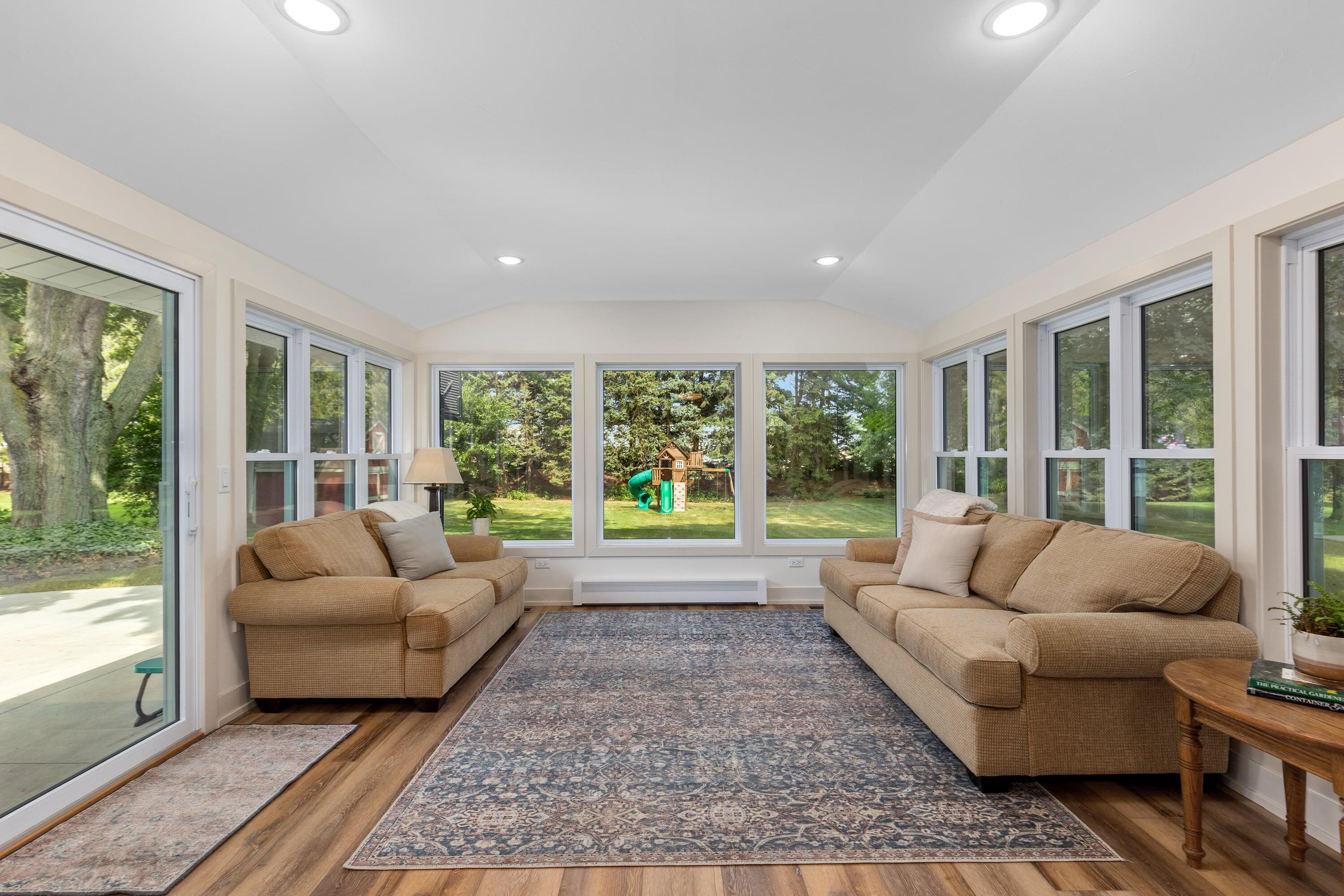 819 E Plainfield Court Zeeland MI 49464