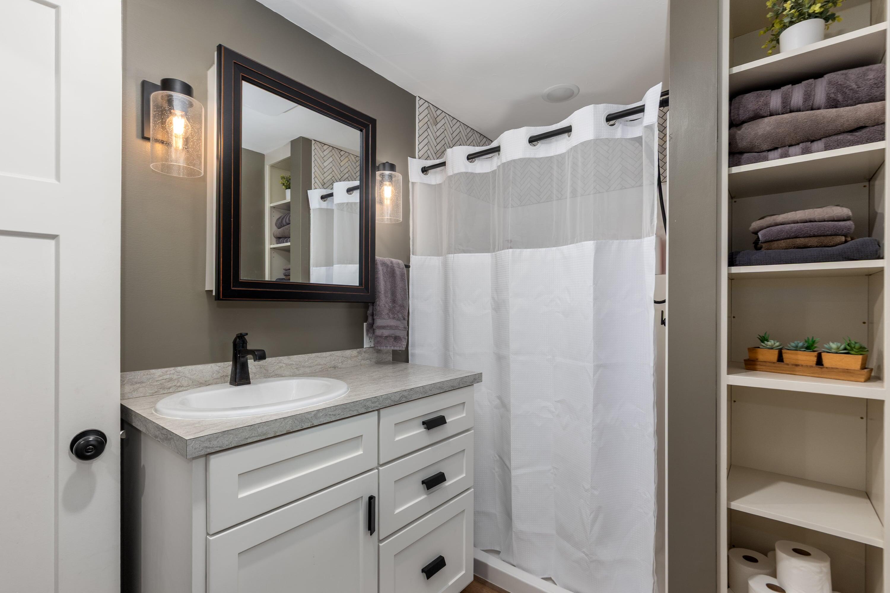 819 E Plainfield Court Zeeland MI 49464