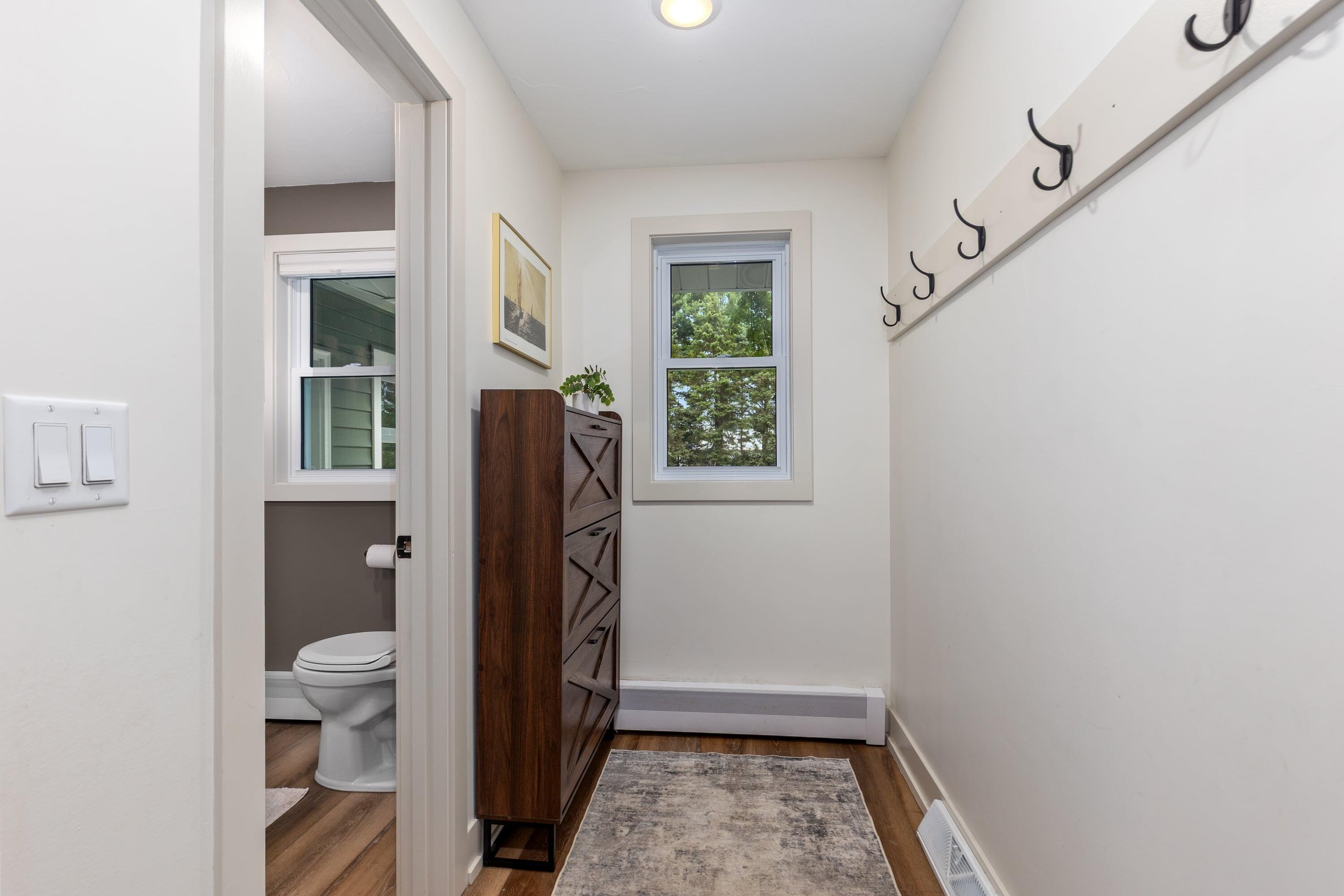 819 E Plainfield Court Zeeland MI 49464