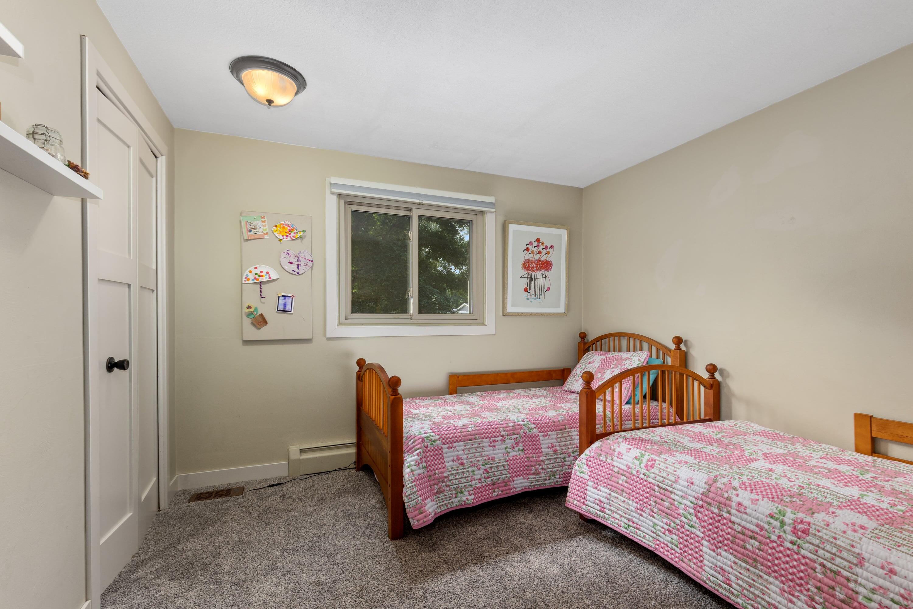 819 E Plainfield Court Zeeland MI 49464