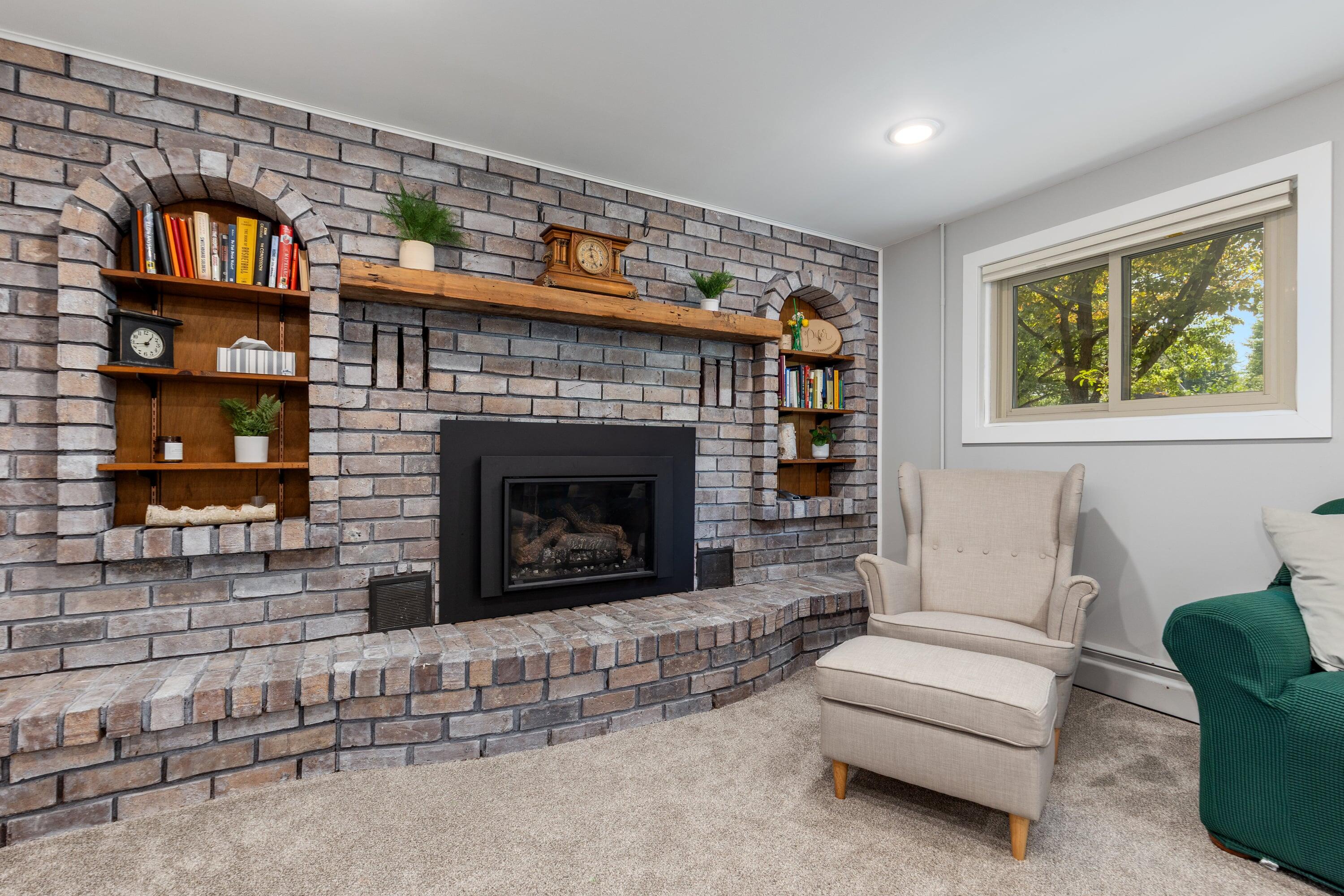 819 E Plainfield Court Zeeland MI 49464