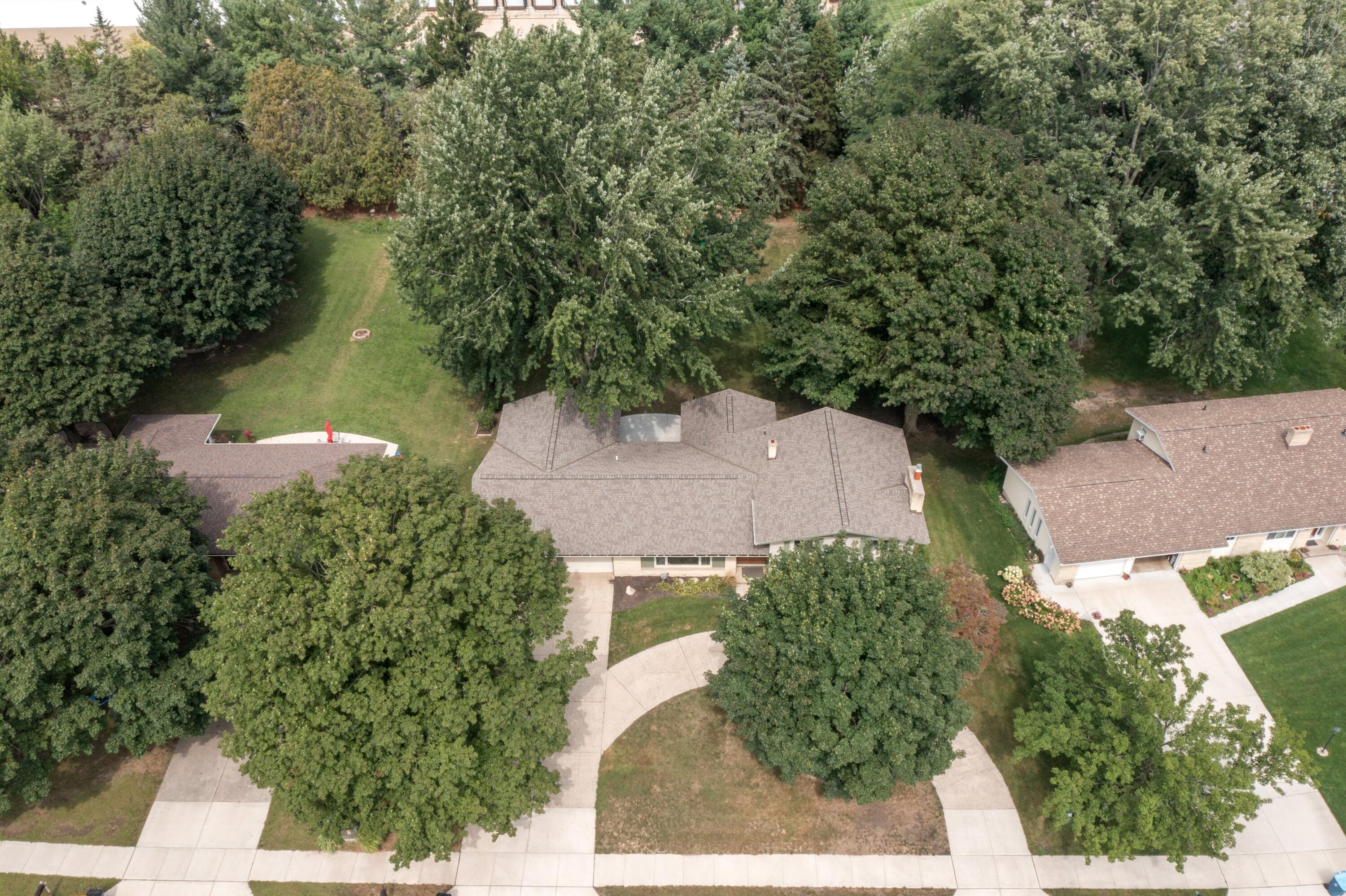 819 E Plainfield Court Zeeland MI 49464