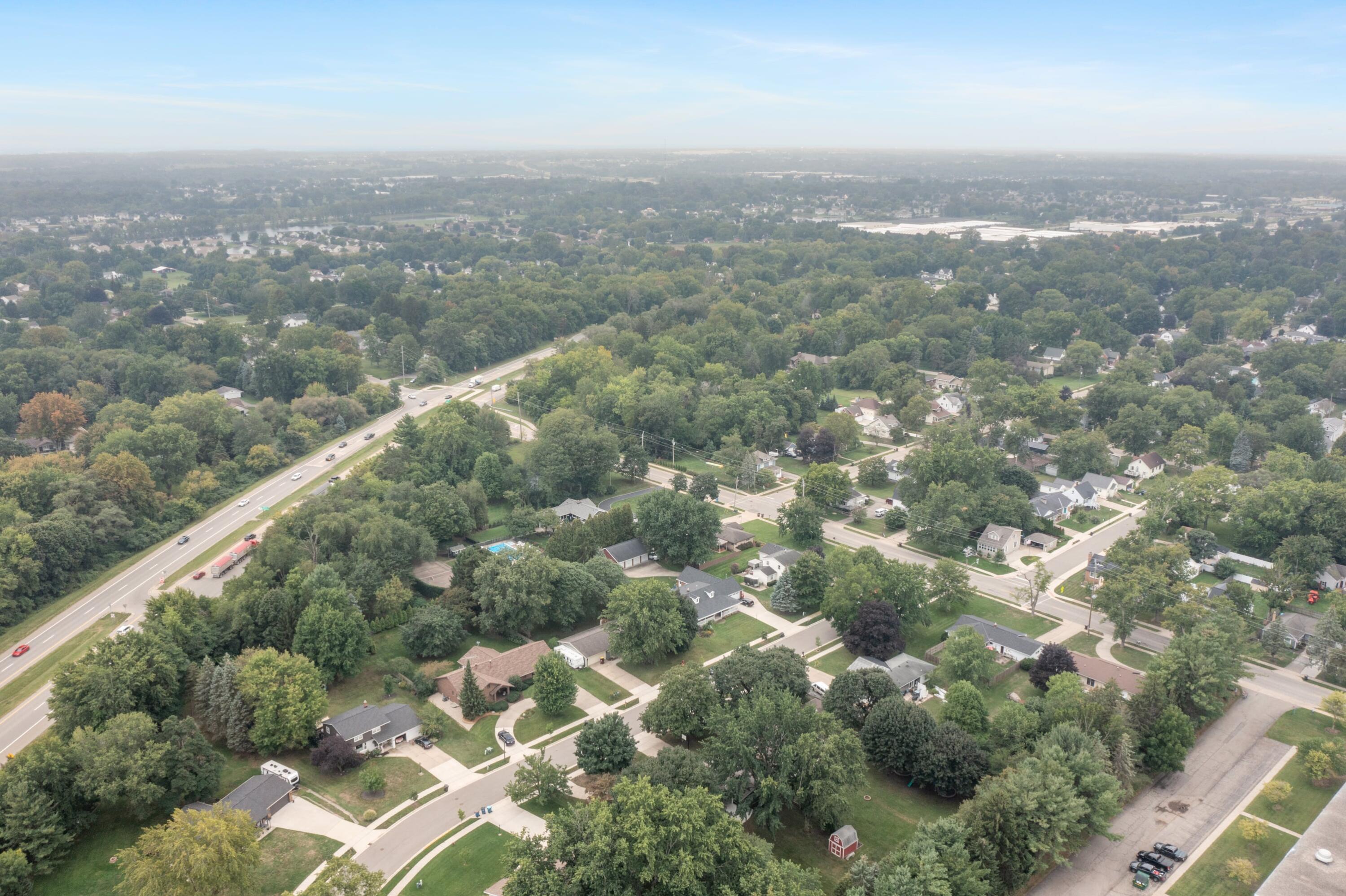 819 E Plainfield Court Zeeland MI 49464