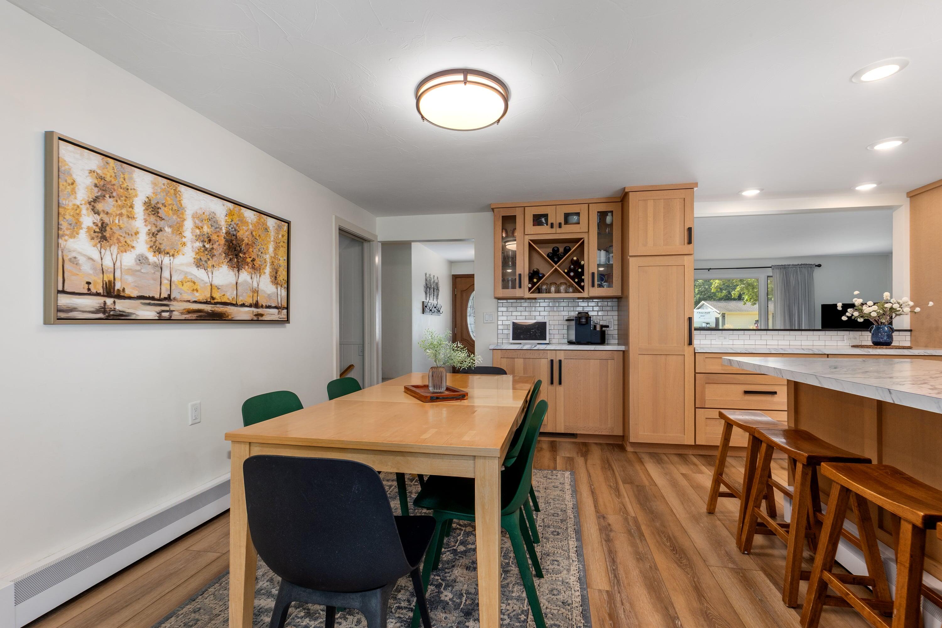 819 E Plainfield Court Zeeland MI 49464