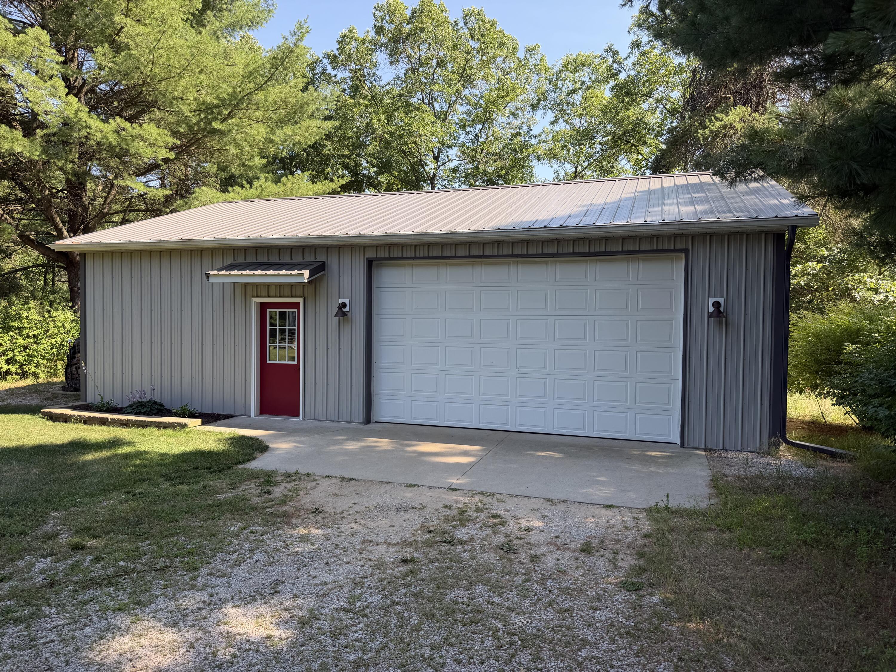 1667 Oakwood Trail Allegan MI 49010