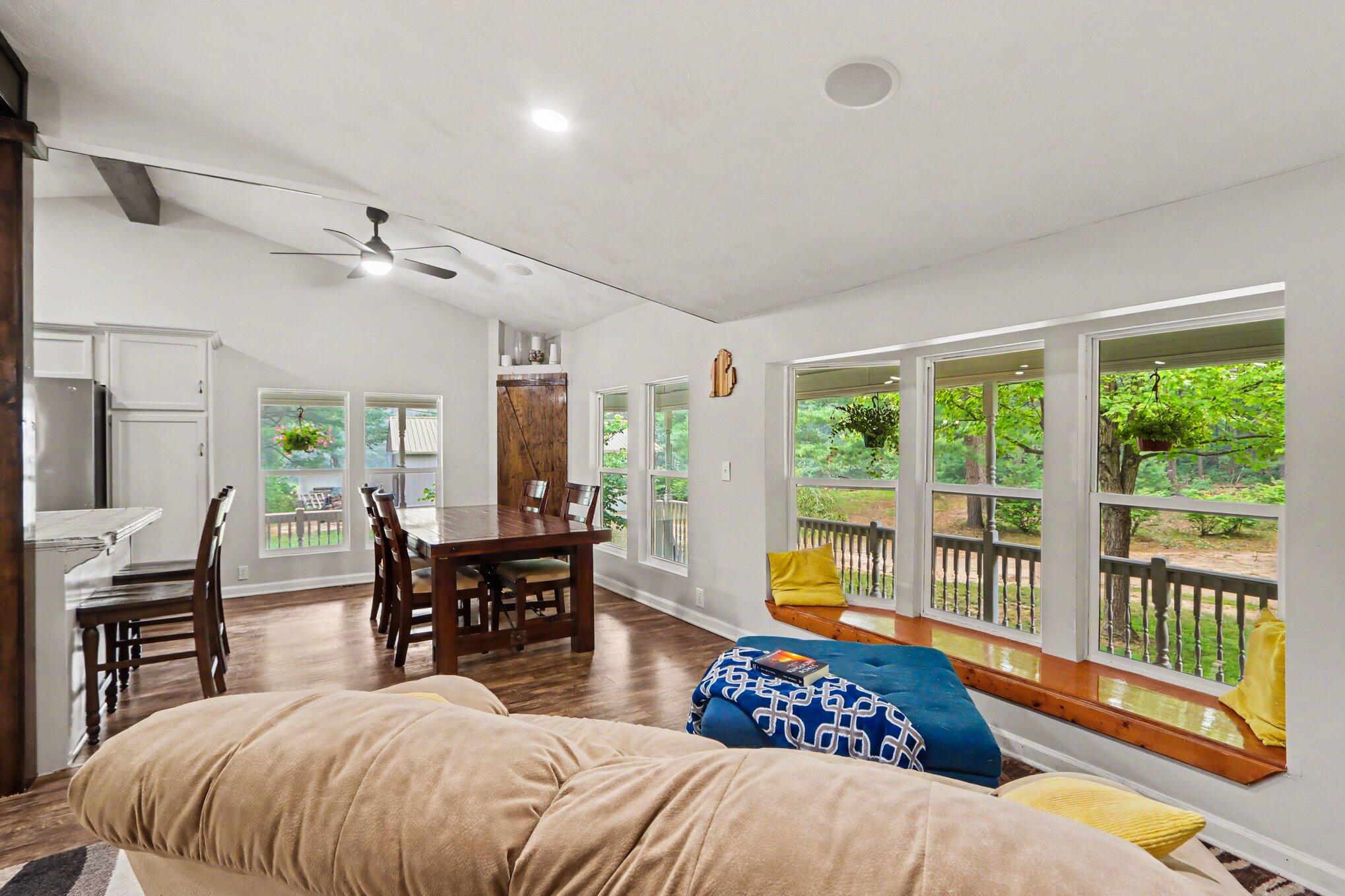 1667 Oakwood Trail Allegan MI 49010