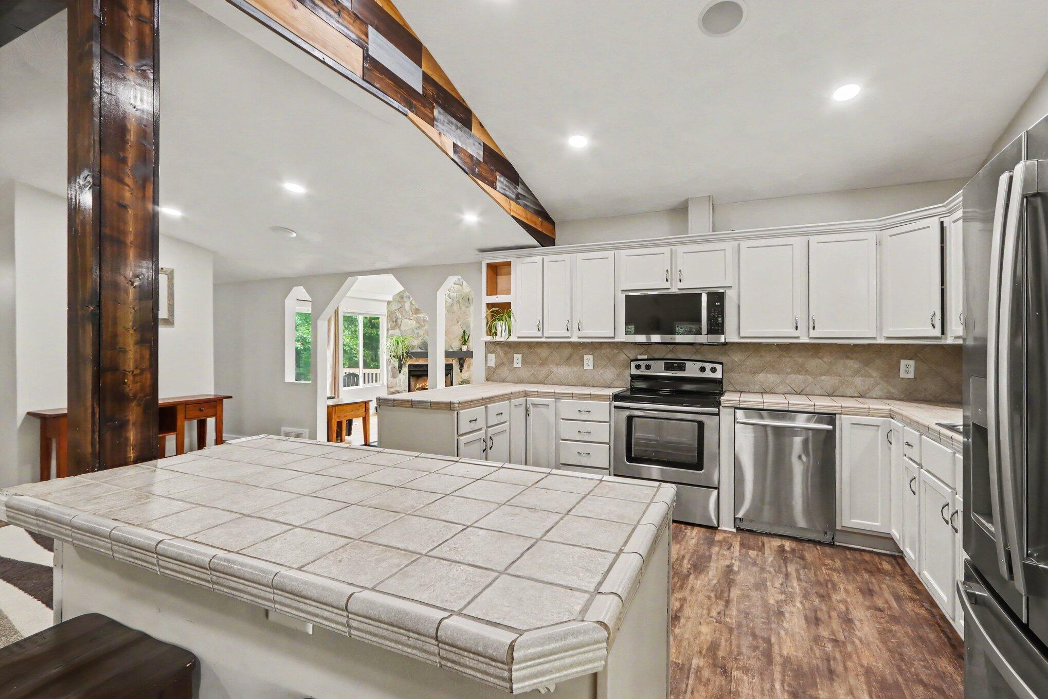 1667 Oakwood Trail Allegan MI 49010