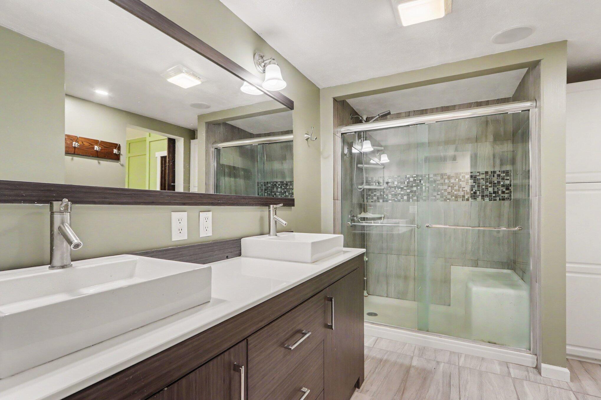 1667 Oakwood Trail Allegan MI 49010