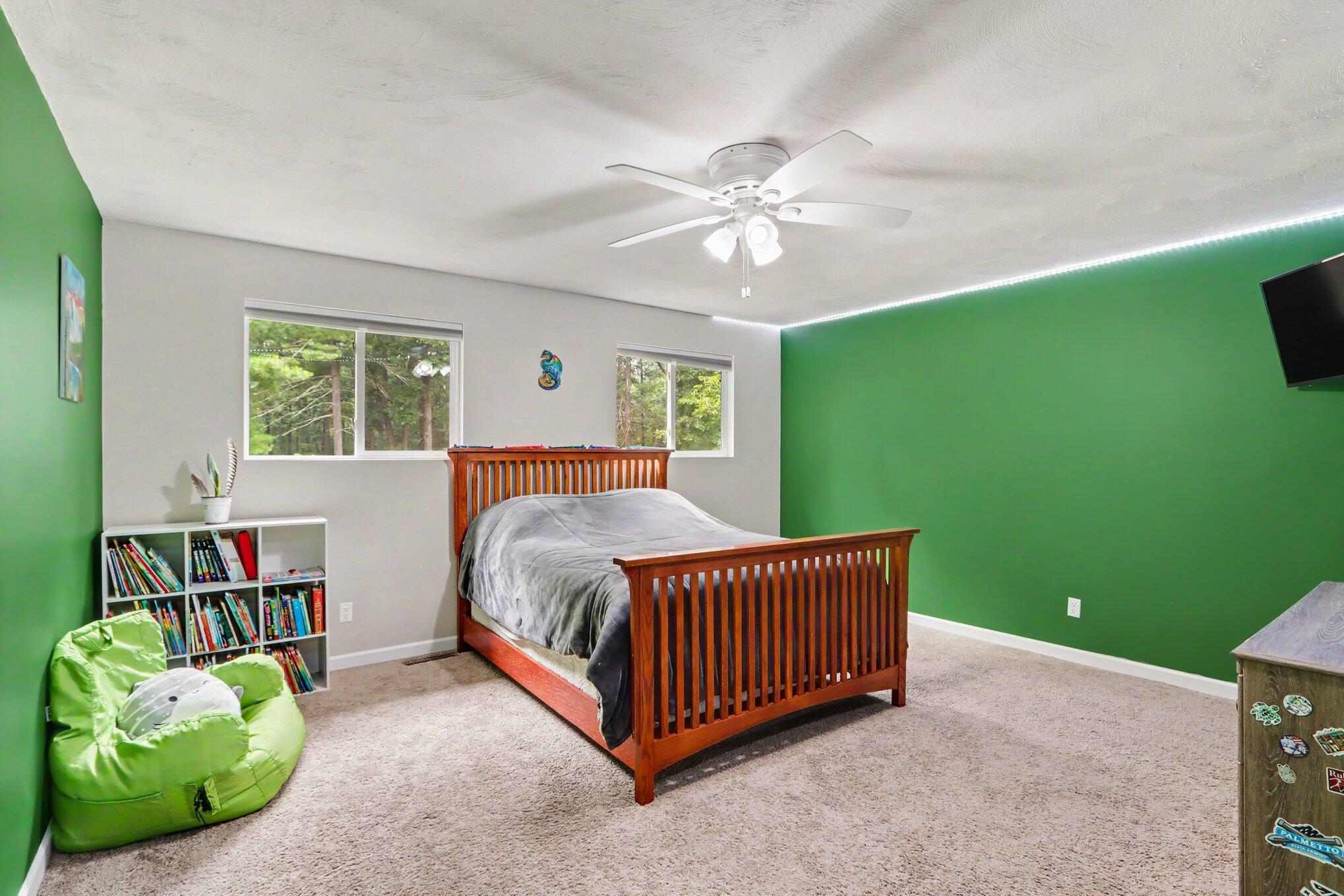 1667 Oakwood Trail Allegan MI 49010