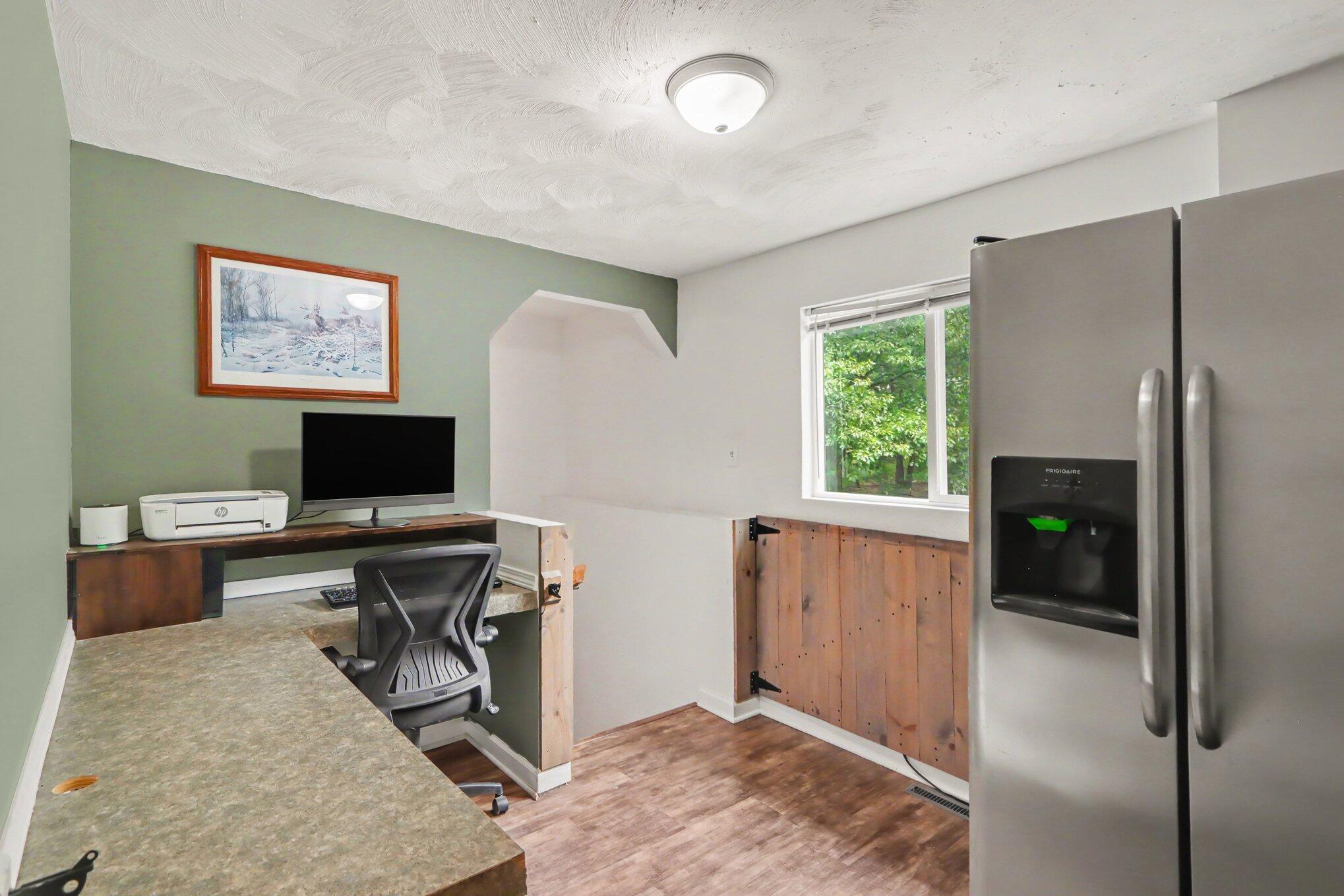 1667 Oakwood Trail Allegan MI 49010