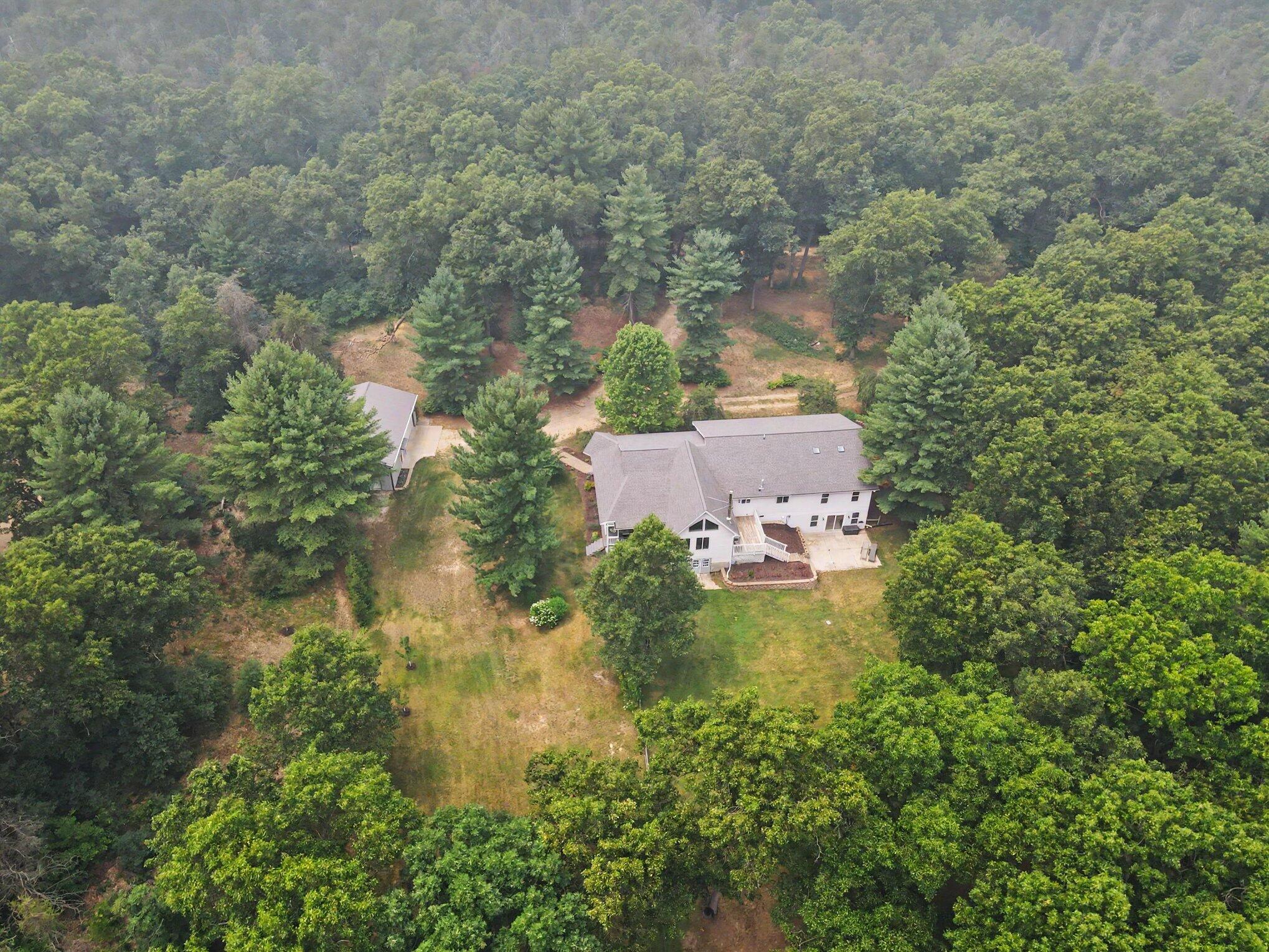 1667 Oakwood Trail Allegan MI 49010