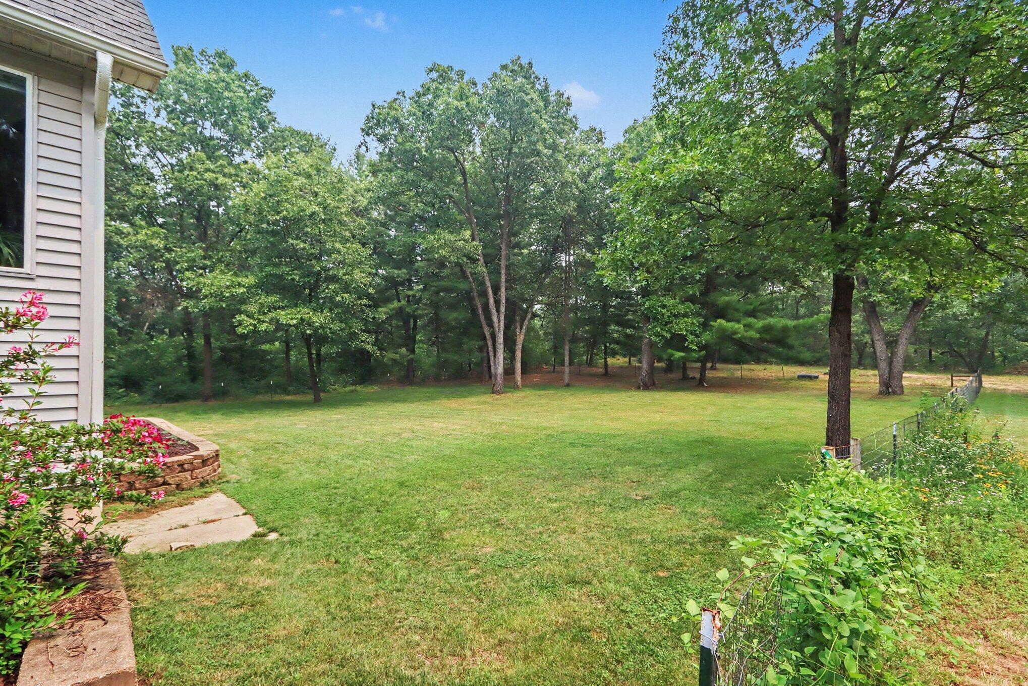 1667 Oakwood Trail Allegan MI 49010