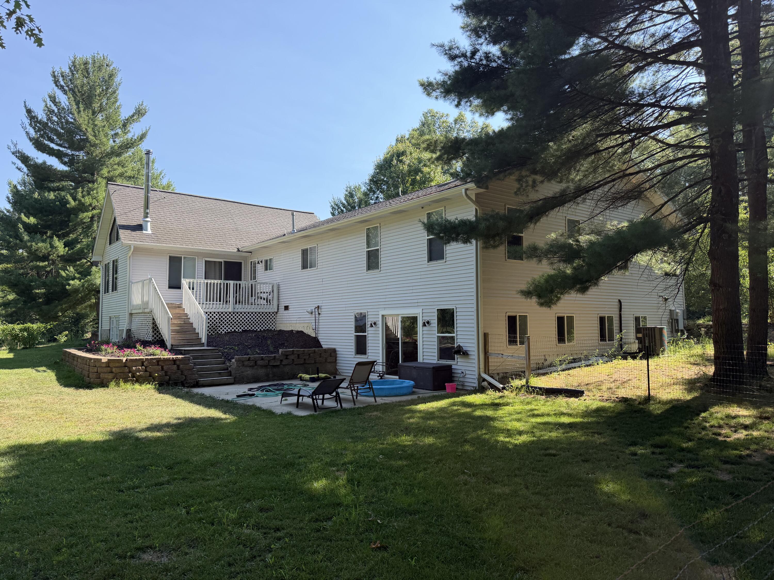 1667 Oakwood Trail Allegan MI 49010