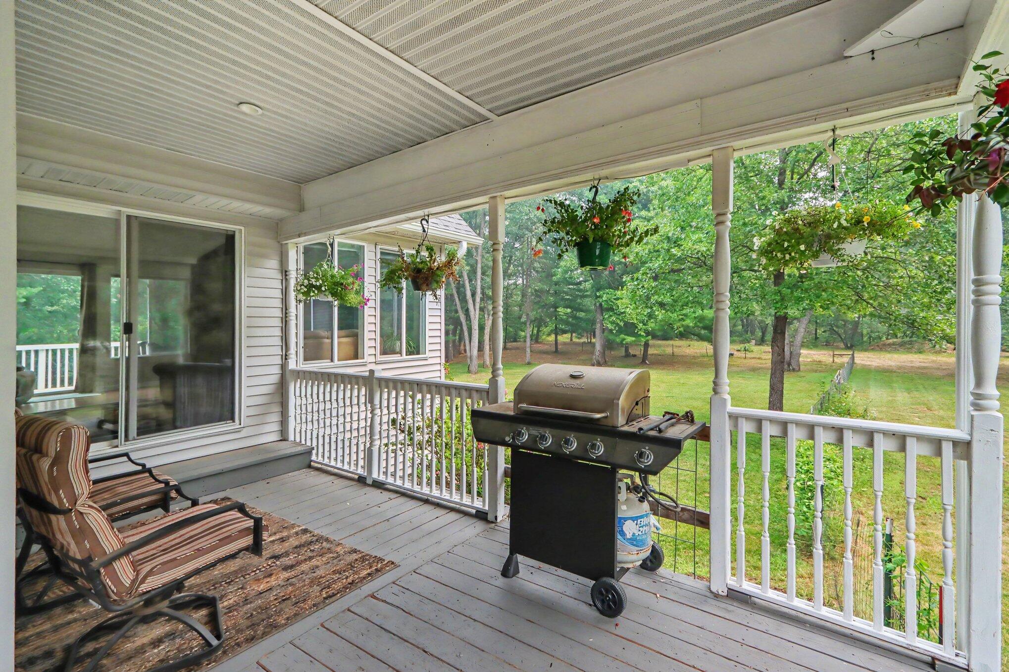 1667 Oakwood Trail Allegan MI 49010