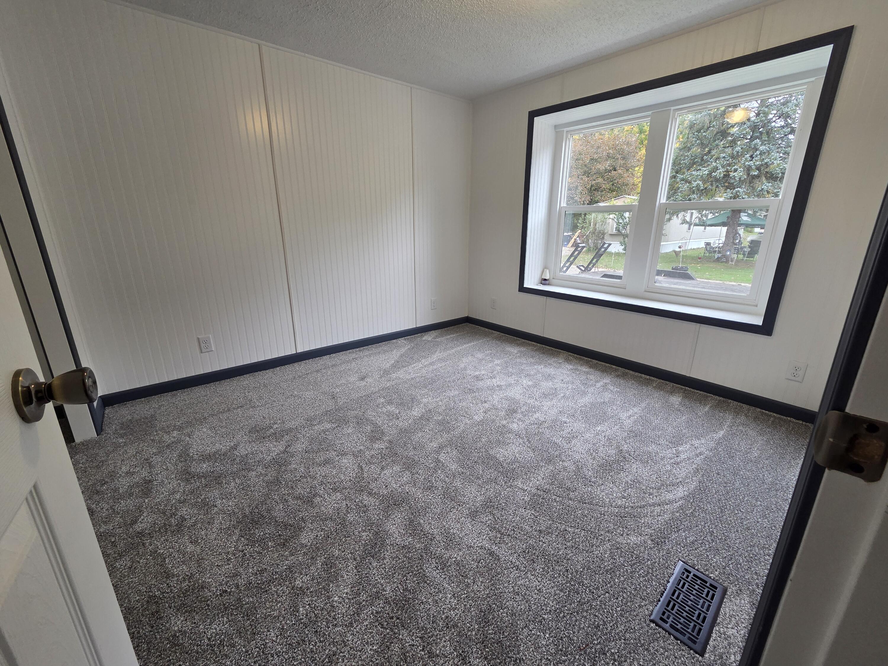 27 Locust Court Muskegon MI 49445