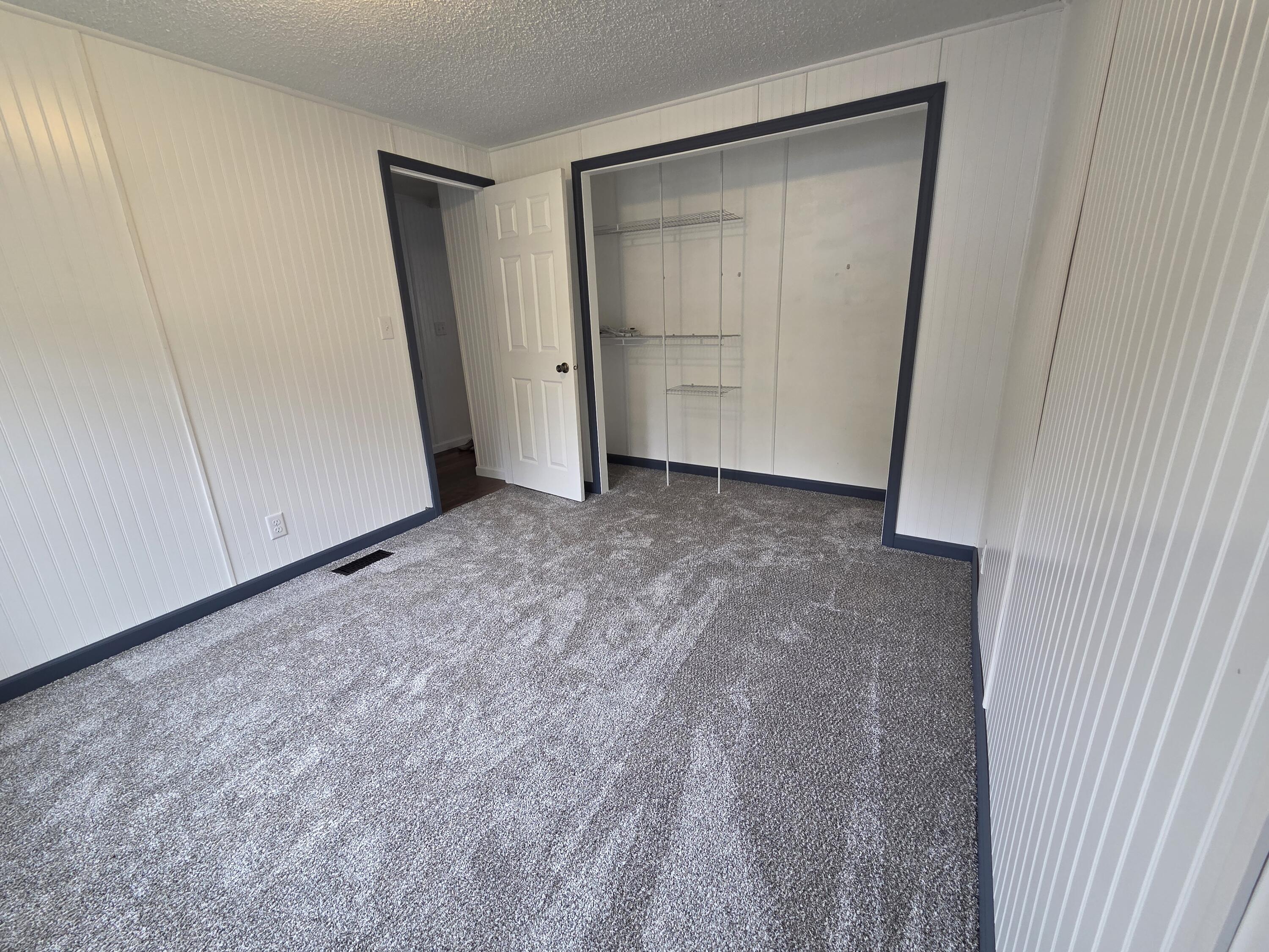 27 Locust Court Muskegon MI 49445