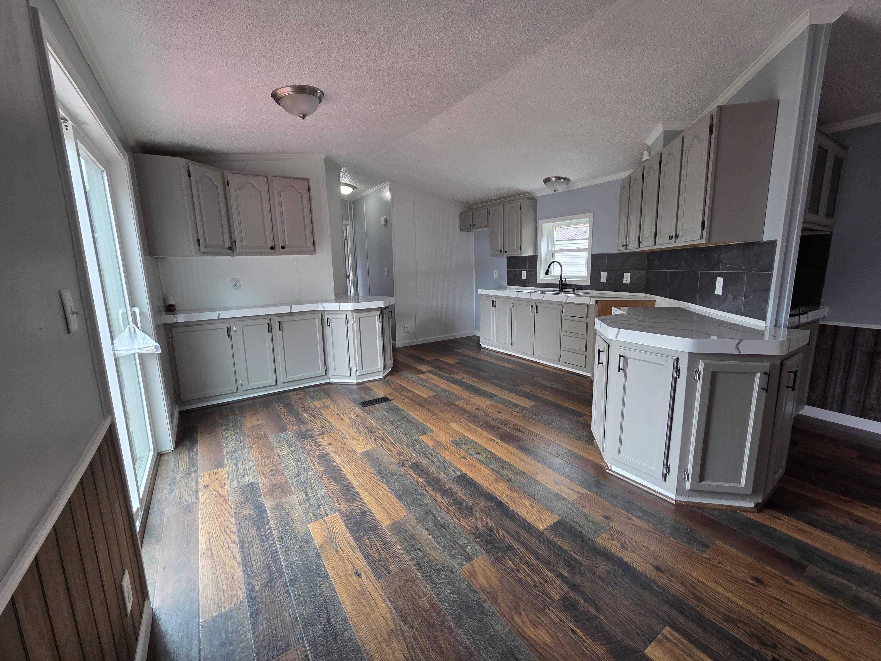 27 Locust Court Muskegon MI 49445