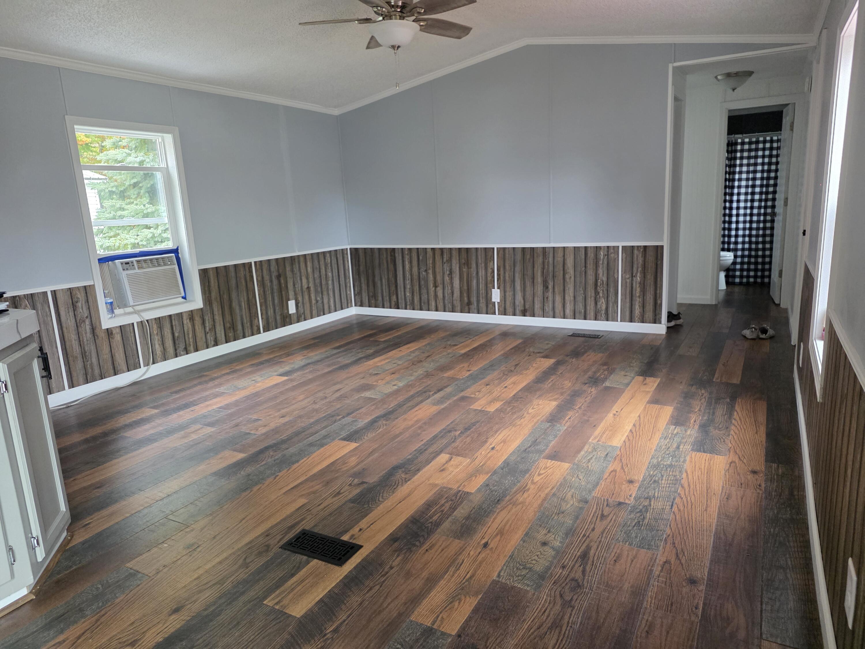 27 Locust Court Muskegon MI 49445