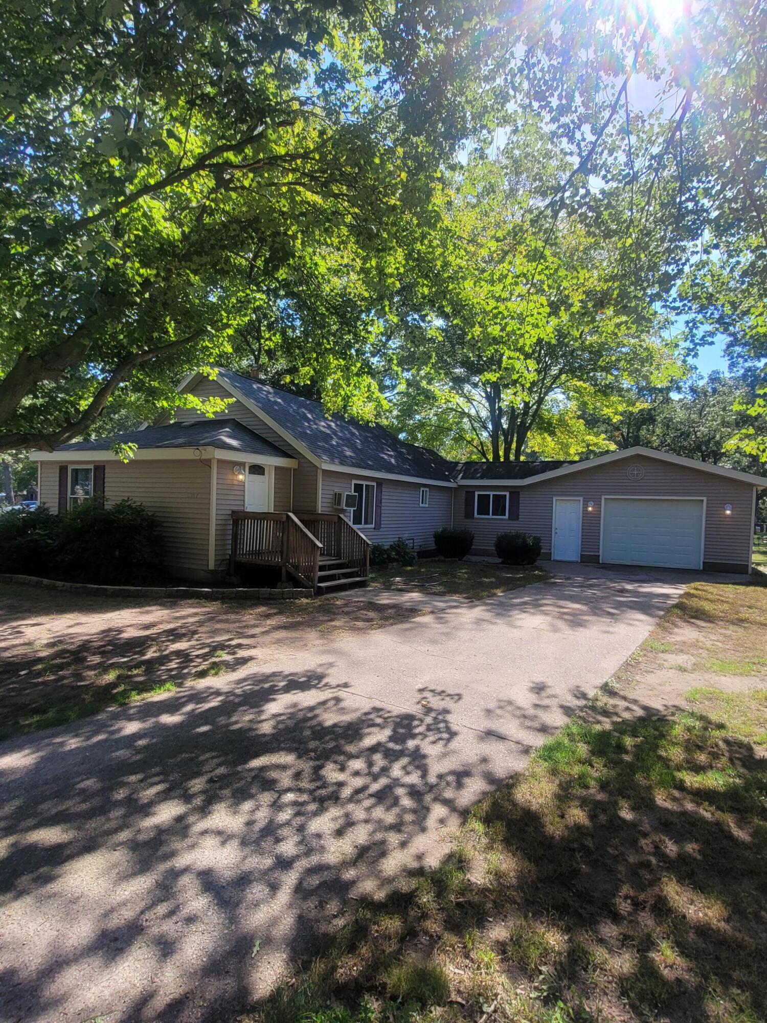 1367 E Summit Avenue Muskegon MI 49444