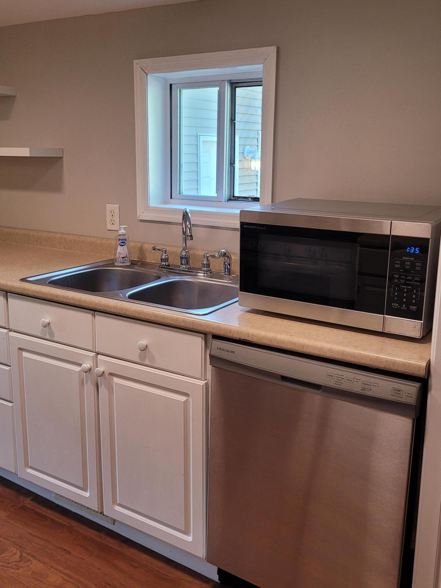 1367 E Summit Avenue Muskegon MI 49444