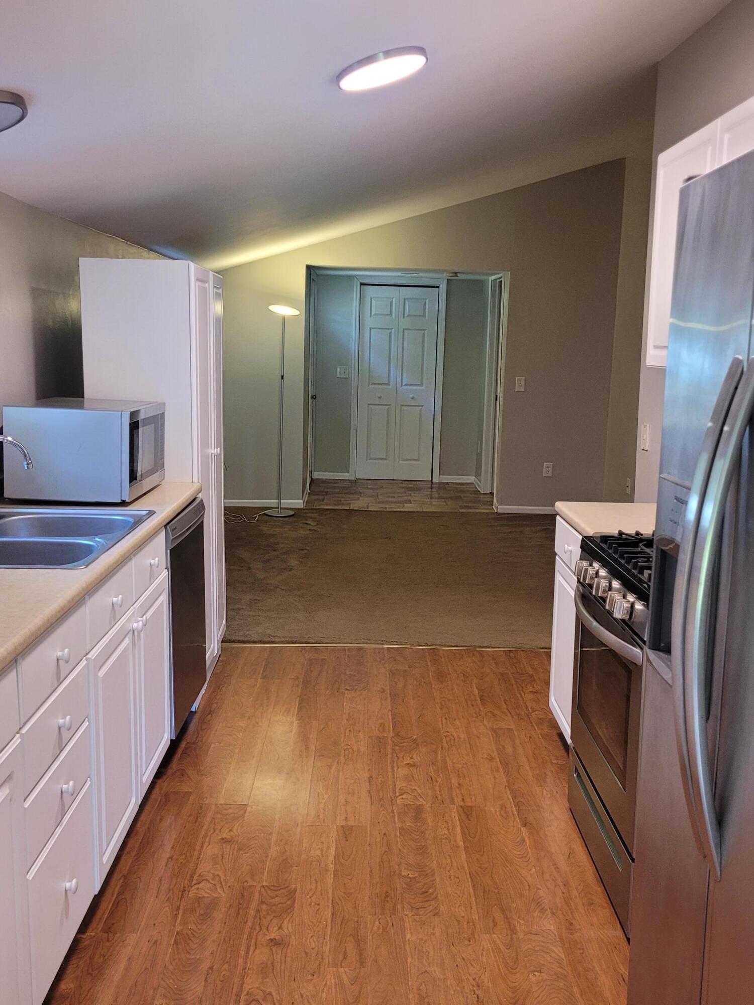 1367 E Summit Avenue Muskegon MI 49444