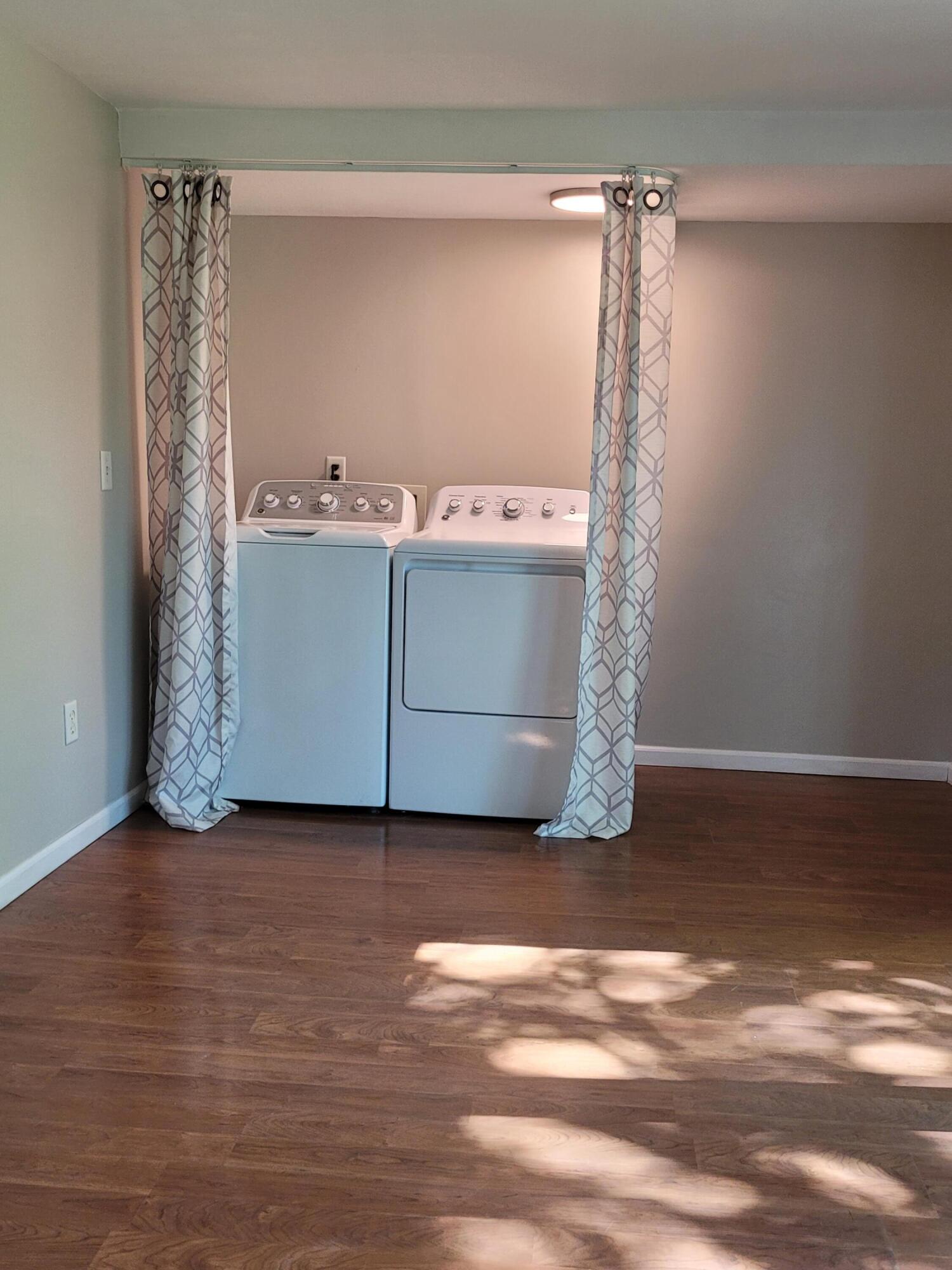 1367 E Summit Avenue Muskegon MI 49444