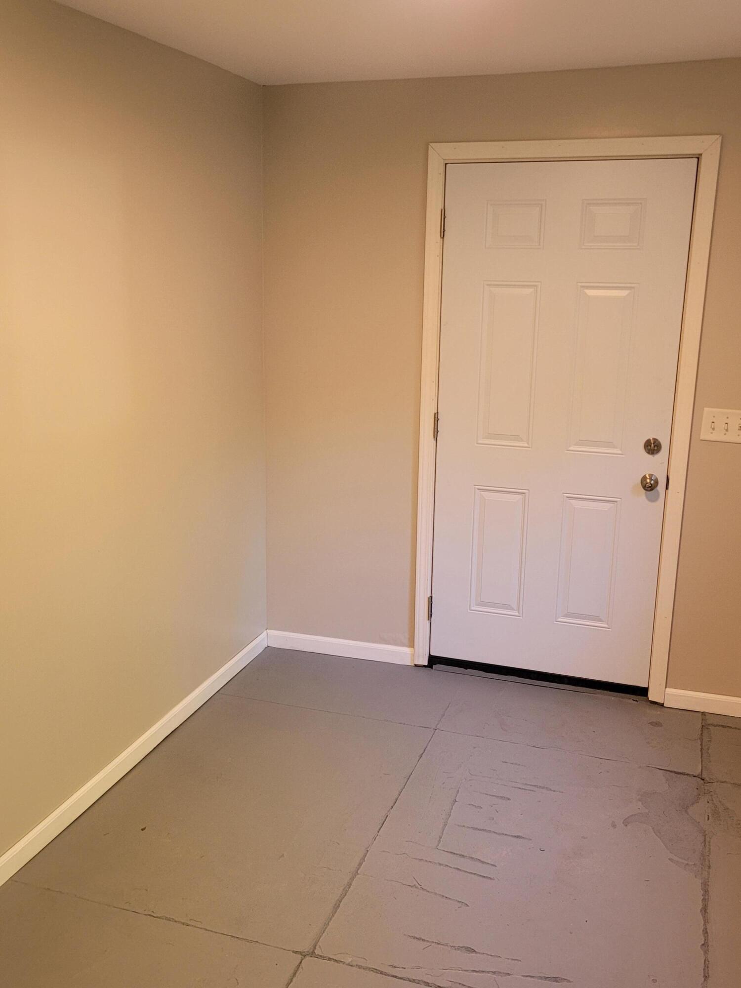 1367 E Summit Avenue Muskegon MI 49444
