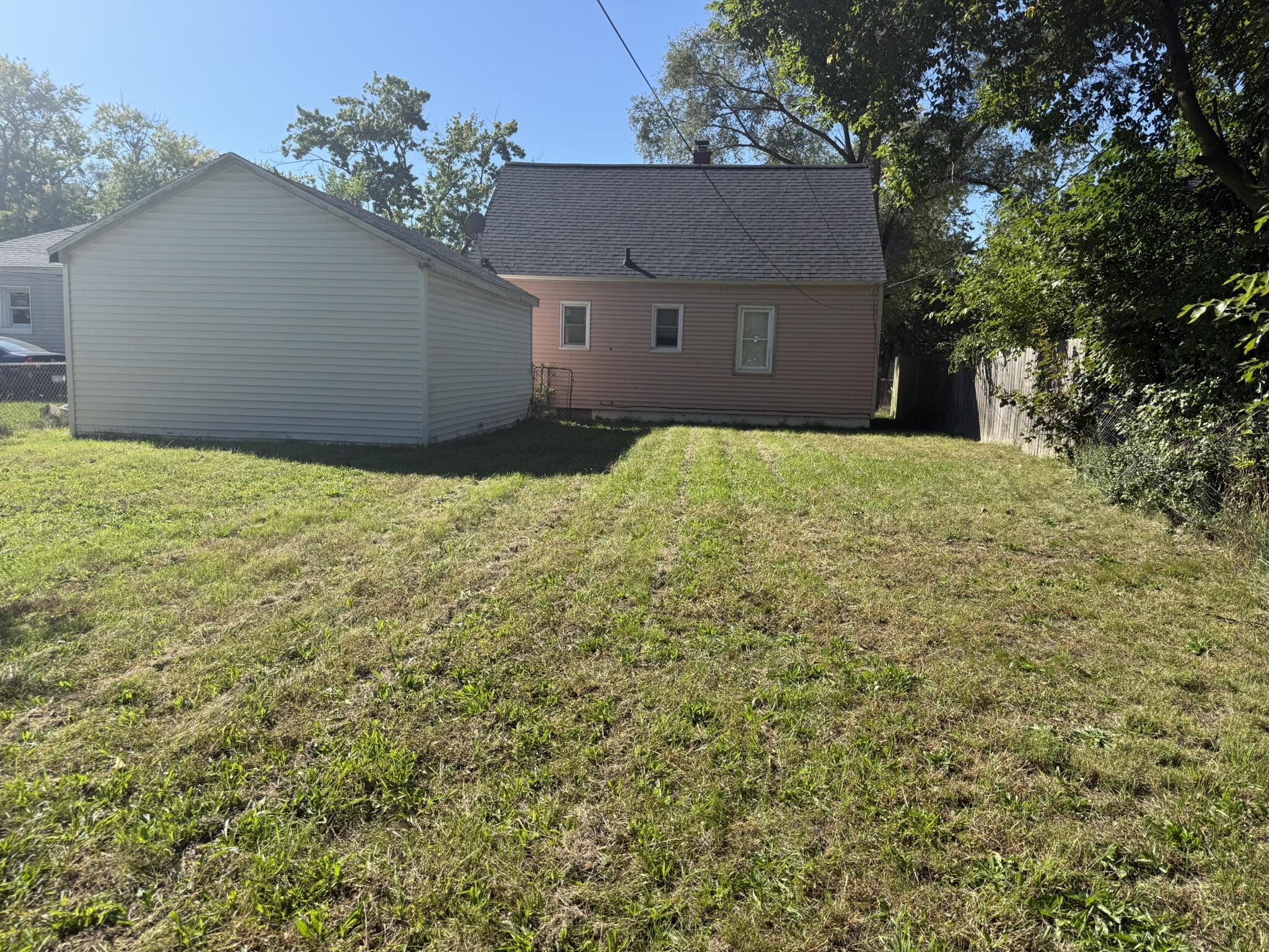1860 Ray Street Muskegon MI 49442