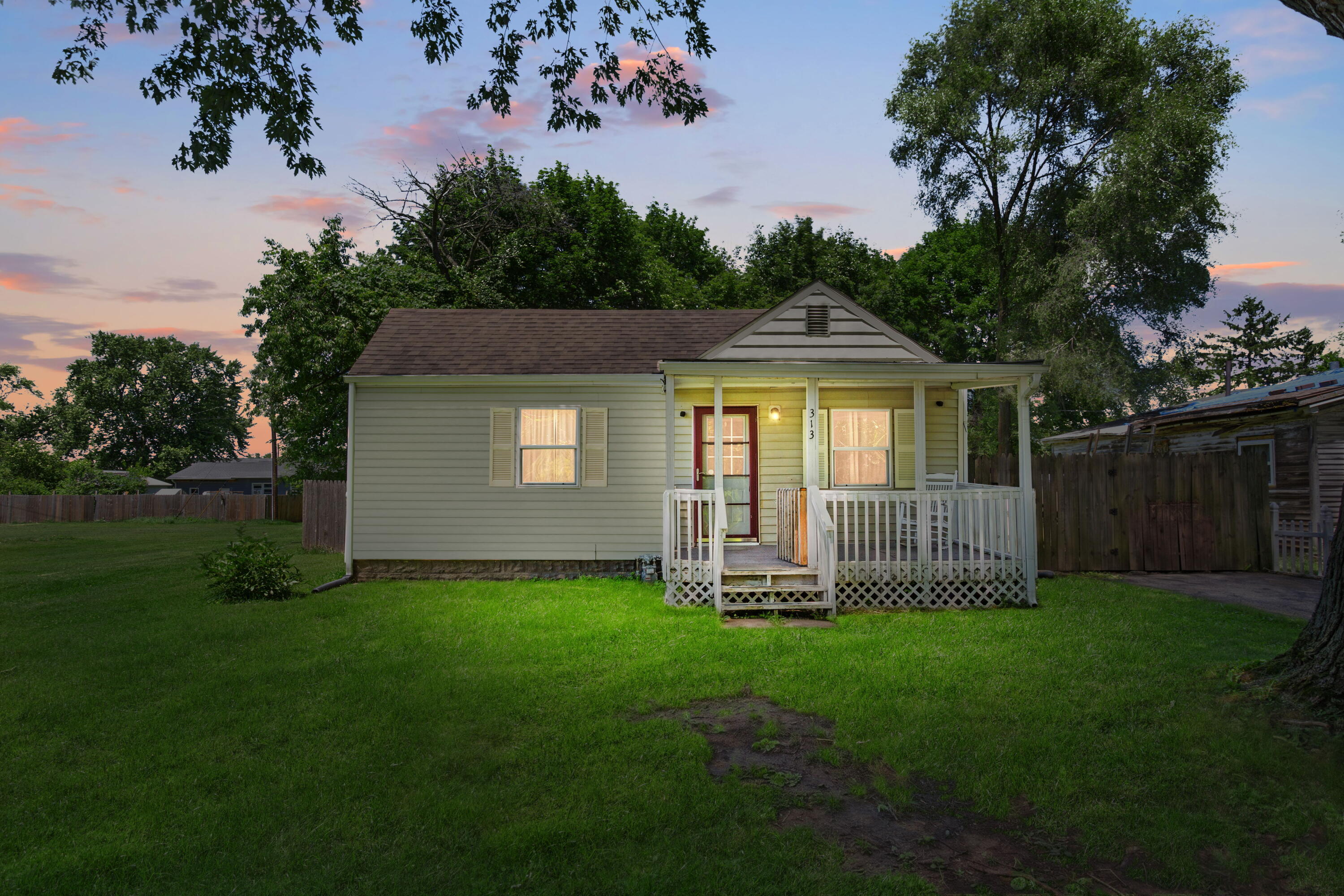 313 Elizabeth Street Buchanan MI 49107