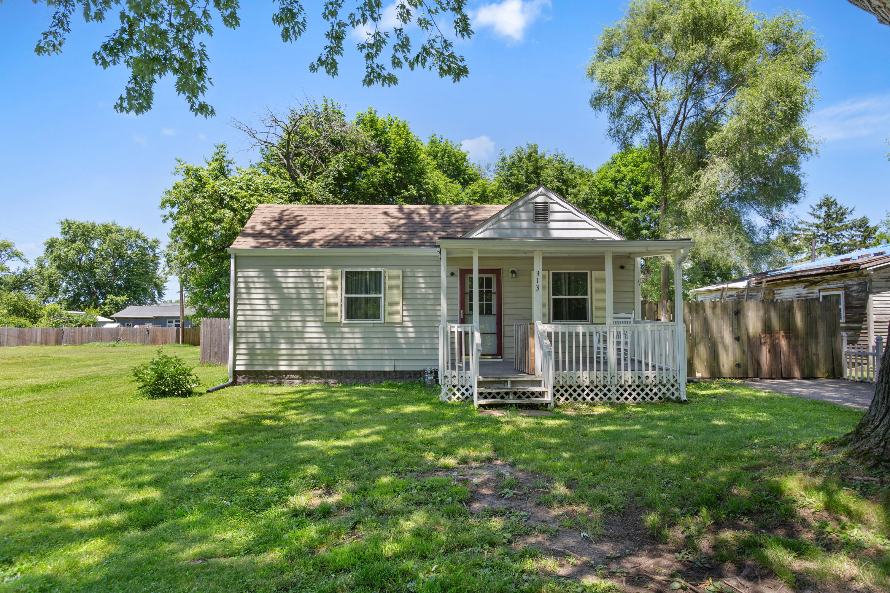313 Elizabeth Street Buchanan MI 49107
