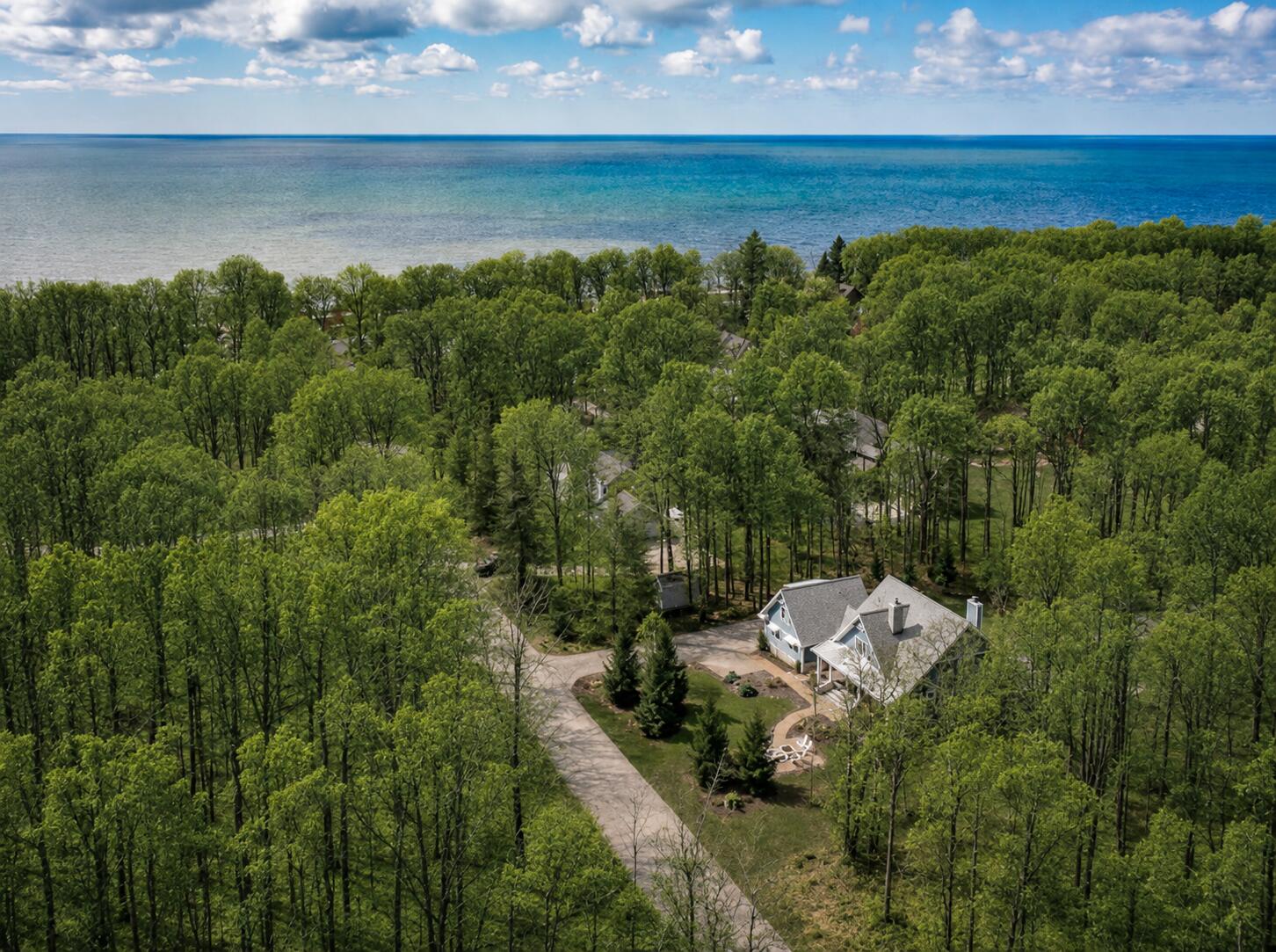 6927 Old Owl Drive Fennville MI 49408