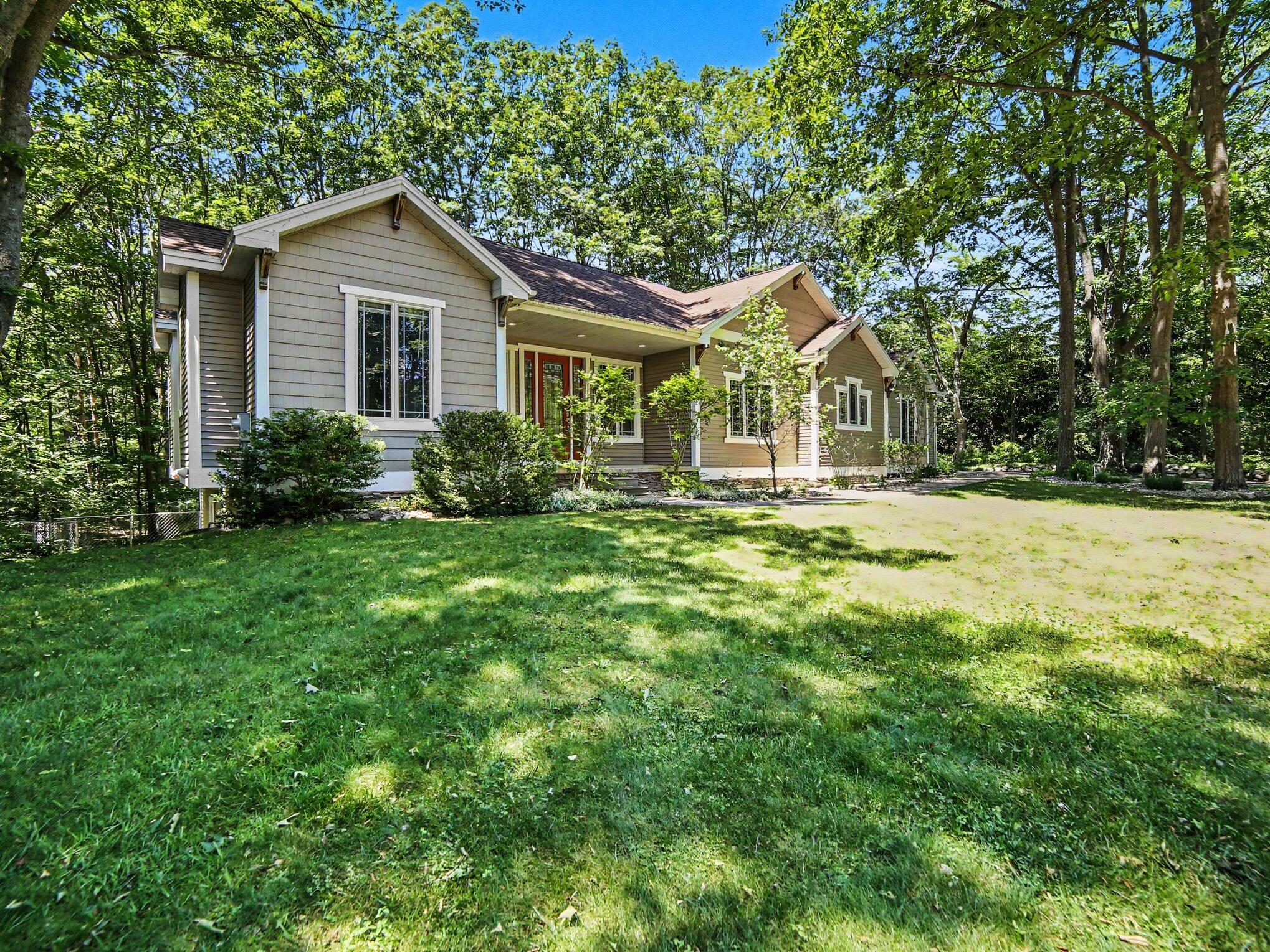 1561 N Wooded Lake Drive Ludington MI 49431