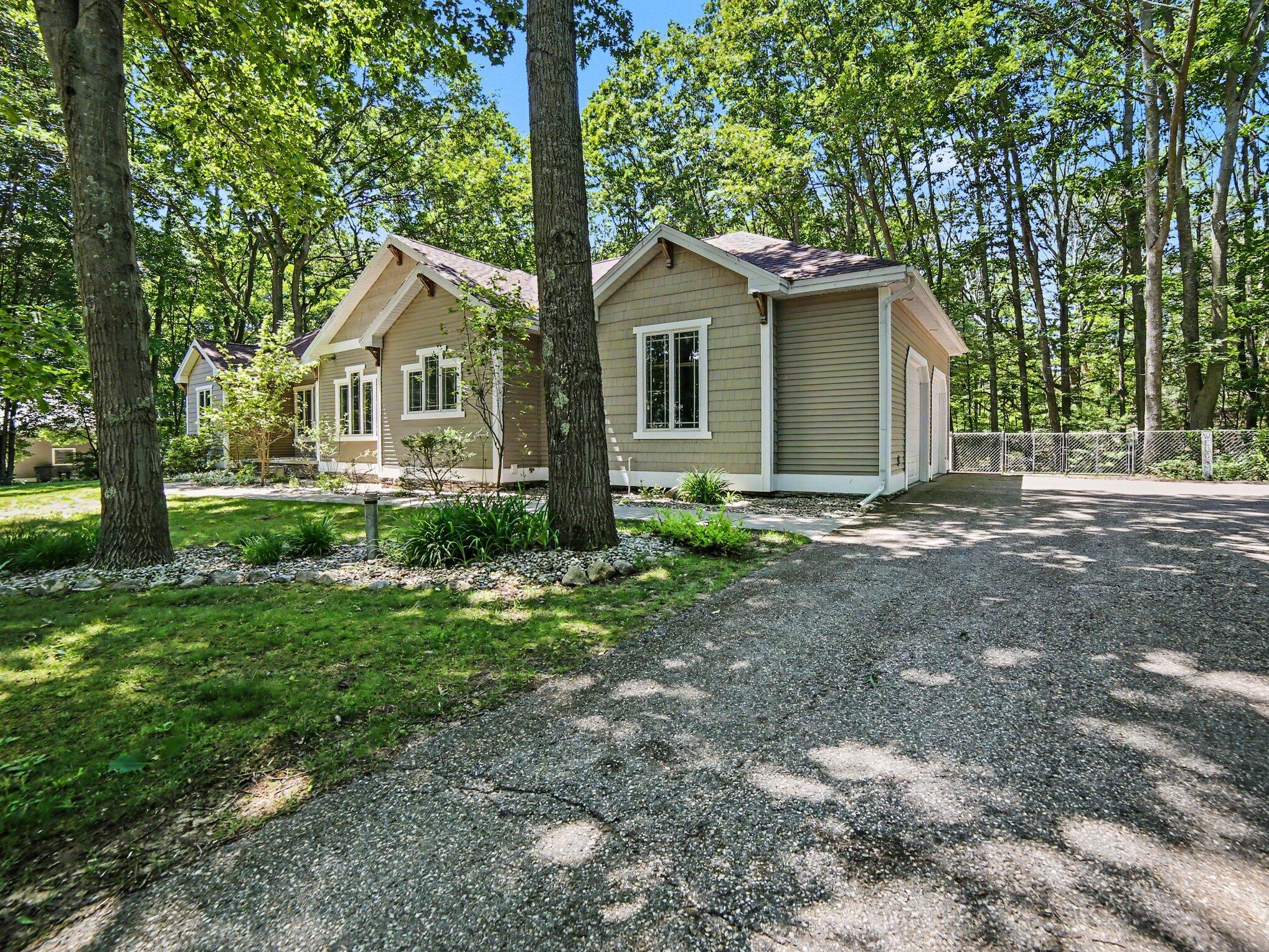 1561 N Wooded Lake Drive Ludington MI 49431