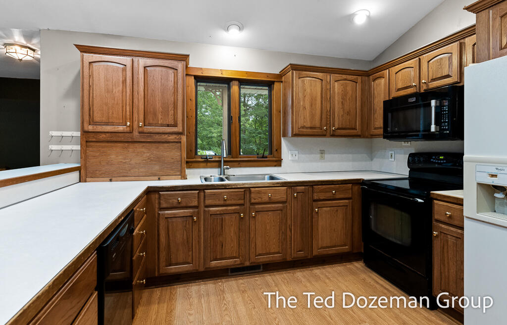 16565 Greenly Street Holland MI 49424