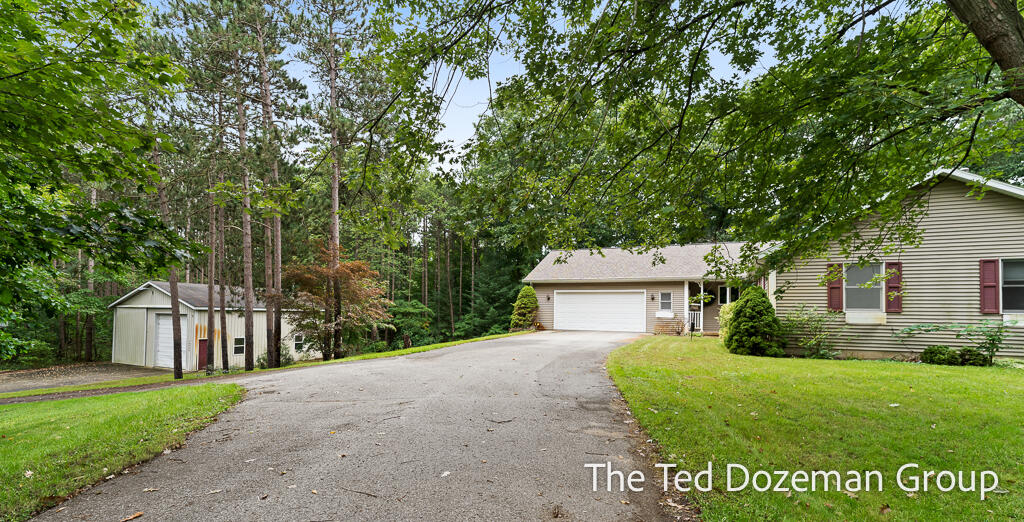 16565 Greenly Street Holland MI 49424