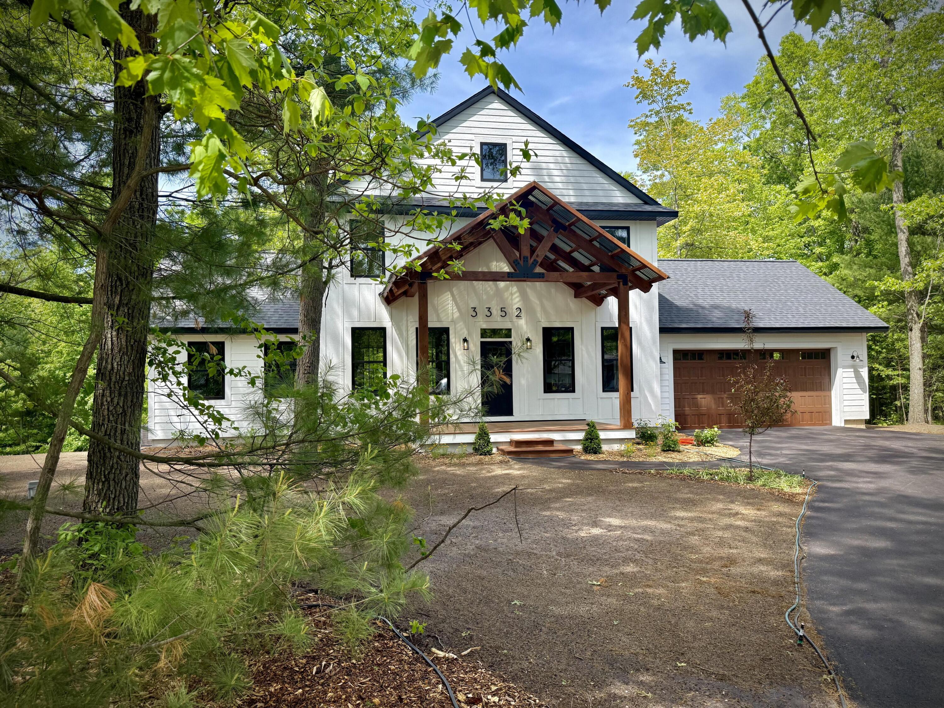 3352 White Eagle Muskegon MI 49442