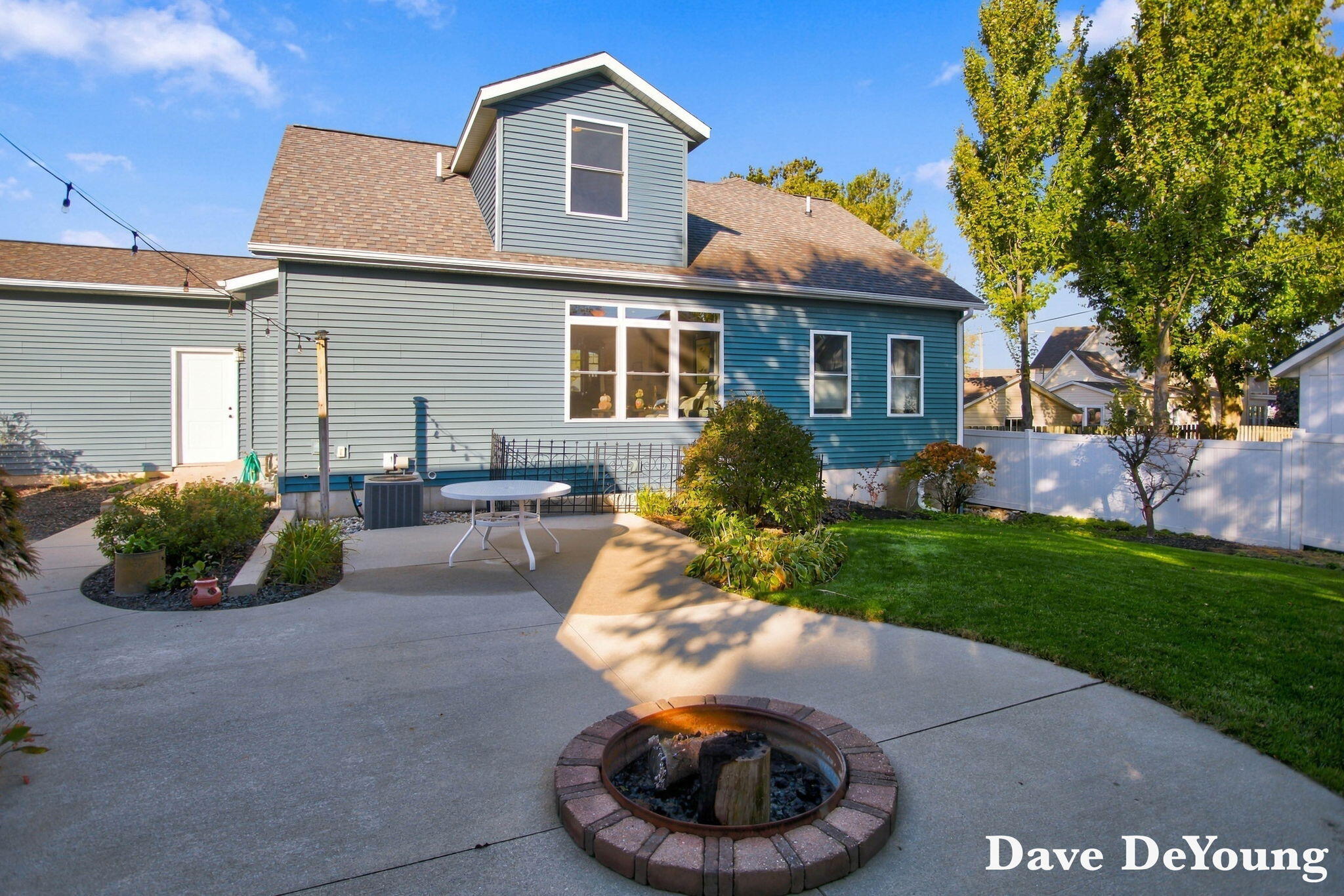 543 Lake Drive Holland MI 49423