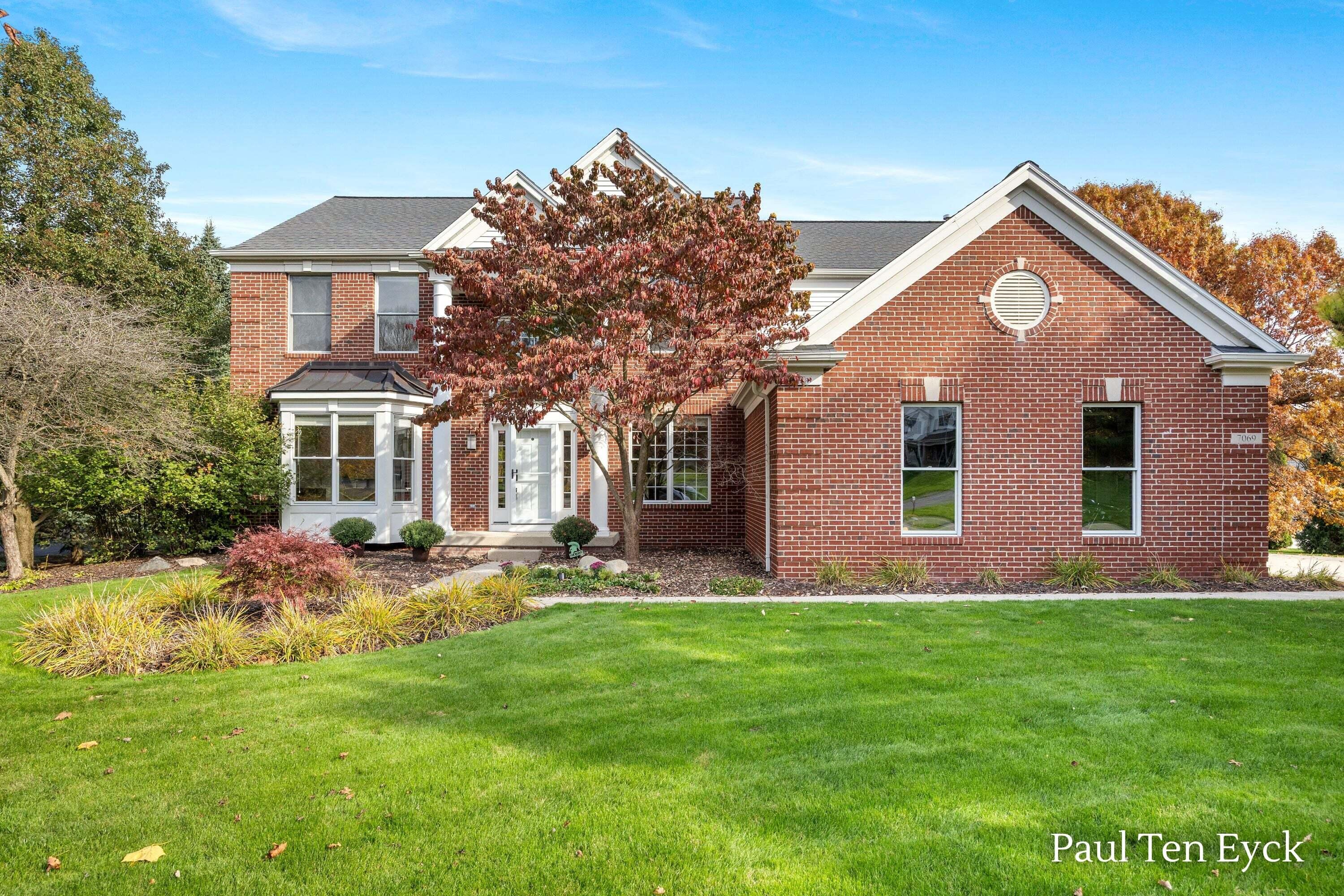 7069 Maplecrest Drive SE Grand Rapids MI 49546