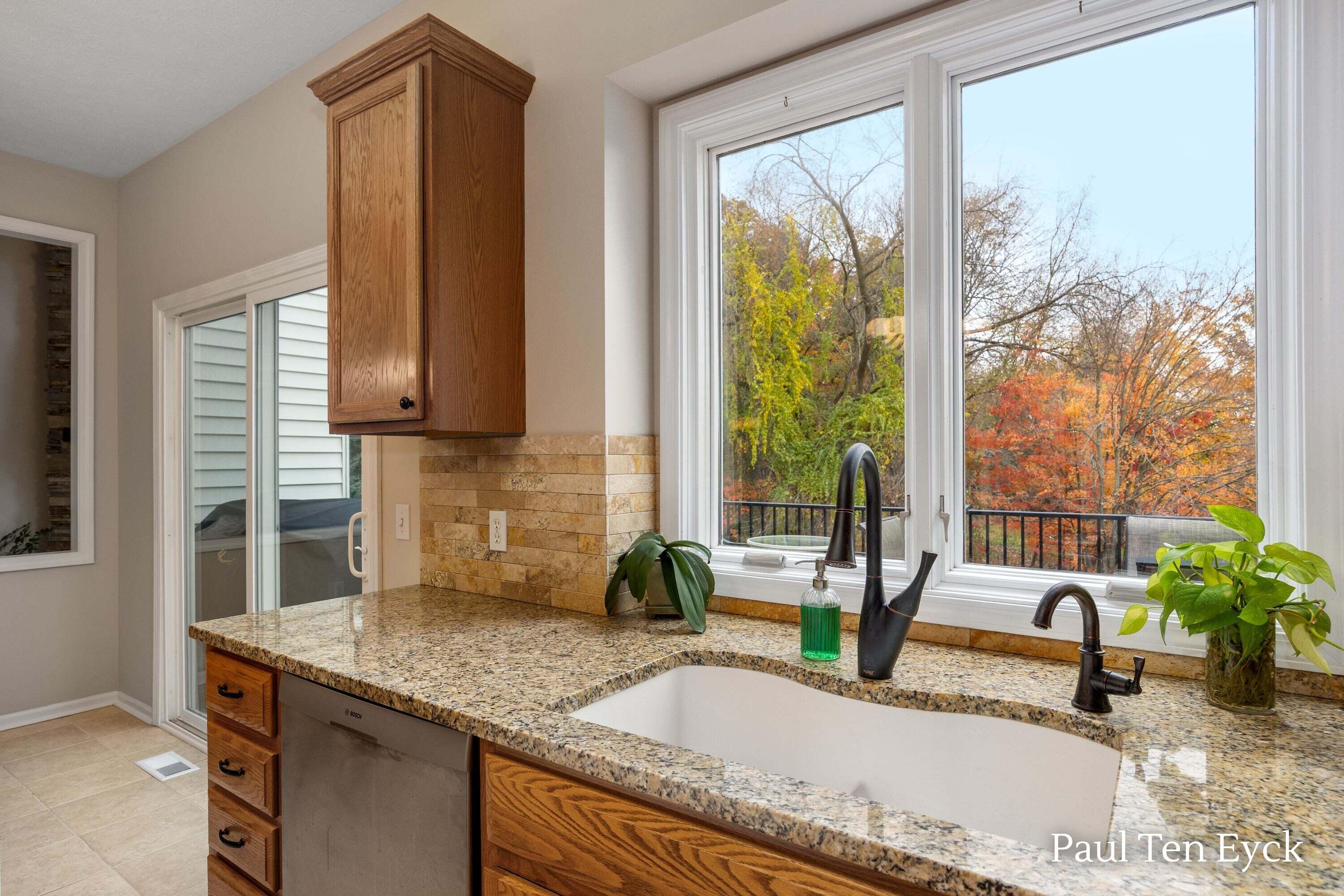7069 Maplecrest Drive SE Grand Rapids MI 49546
