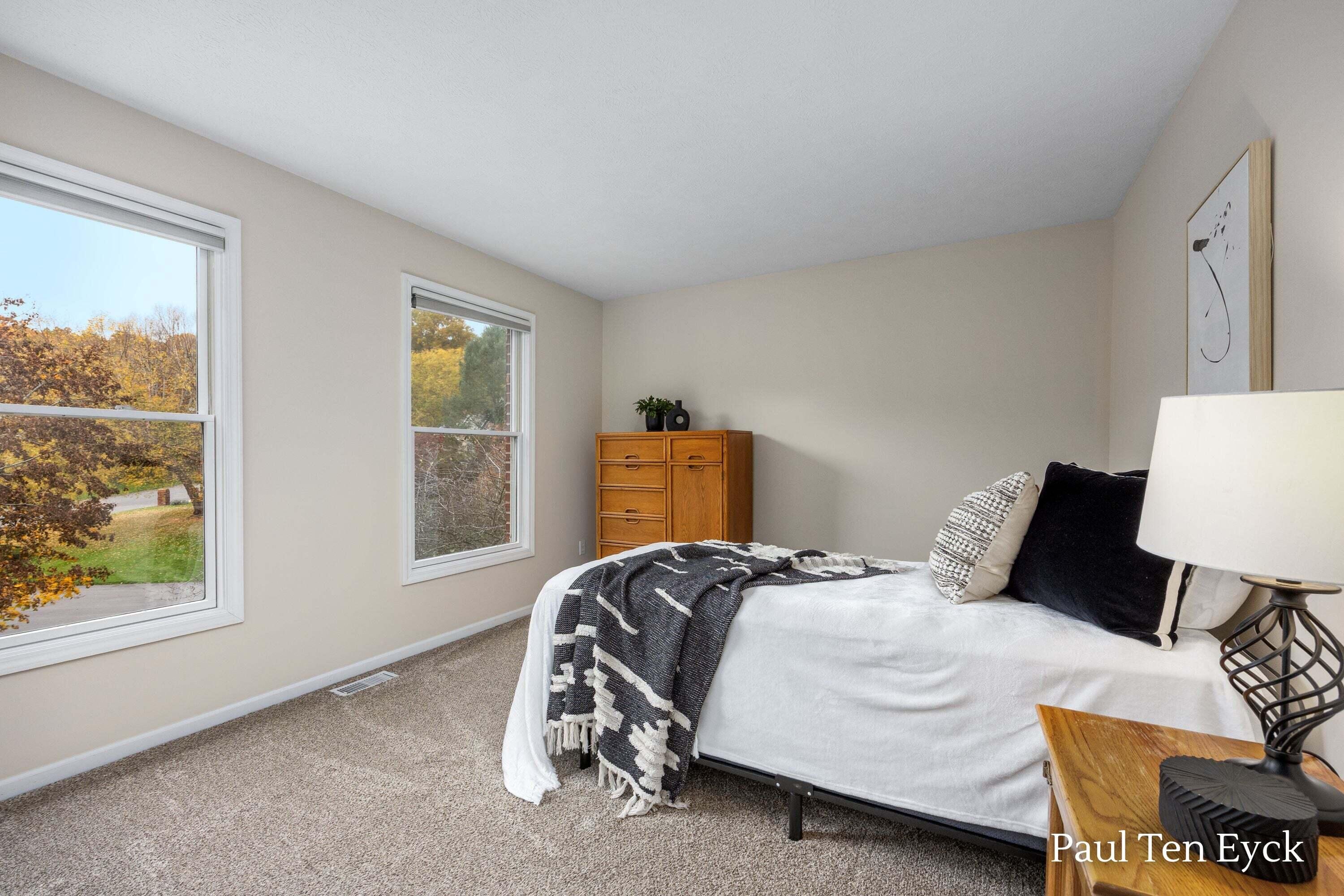 7069 Maplecrest Drive SE Grand Rapids MI 49546