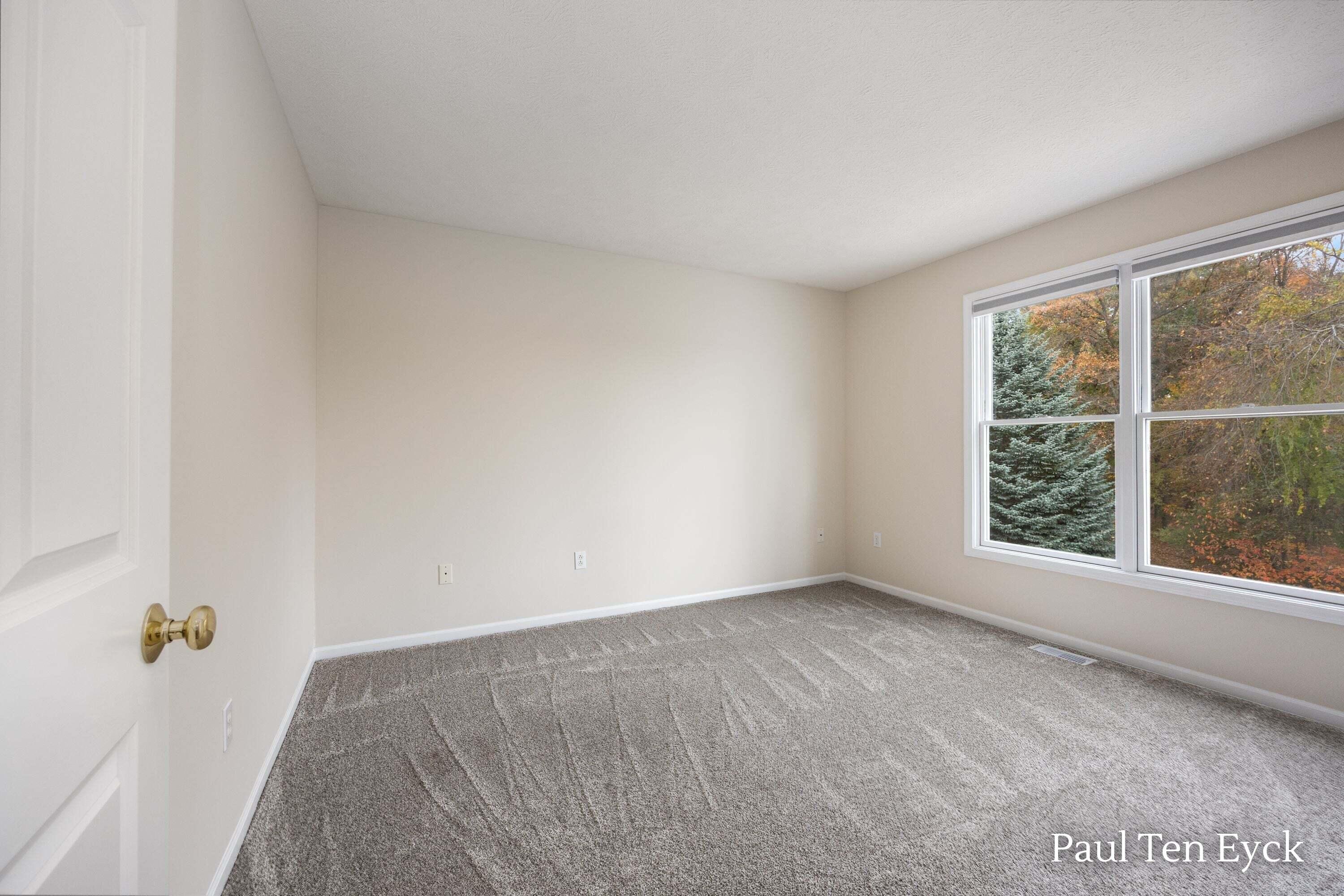 7069 Maplecrest Drive SE Grand Rapids MI 49546