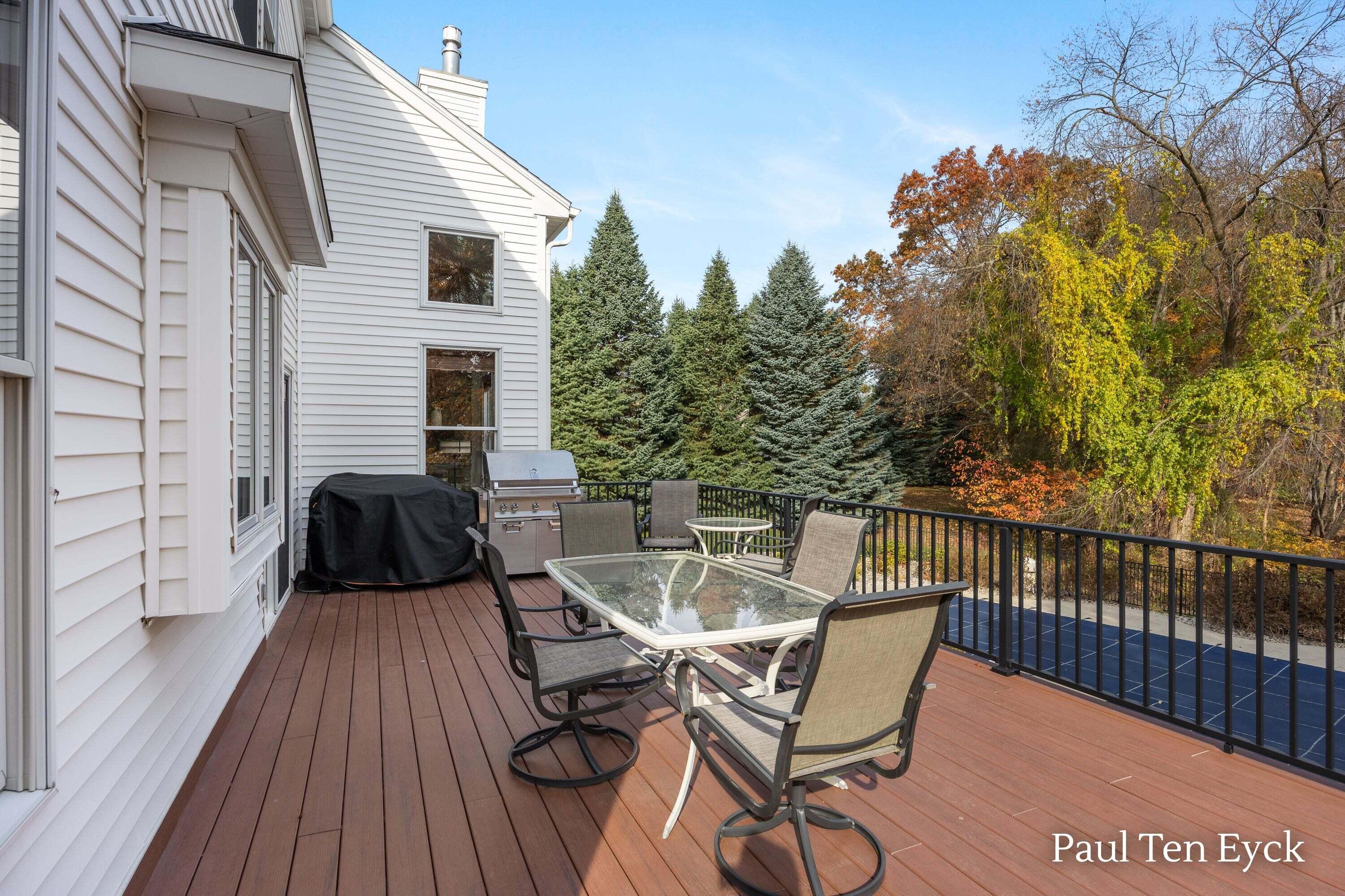7069 Maplecrest Drive SE Grand Rapids MI 49546