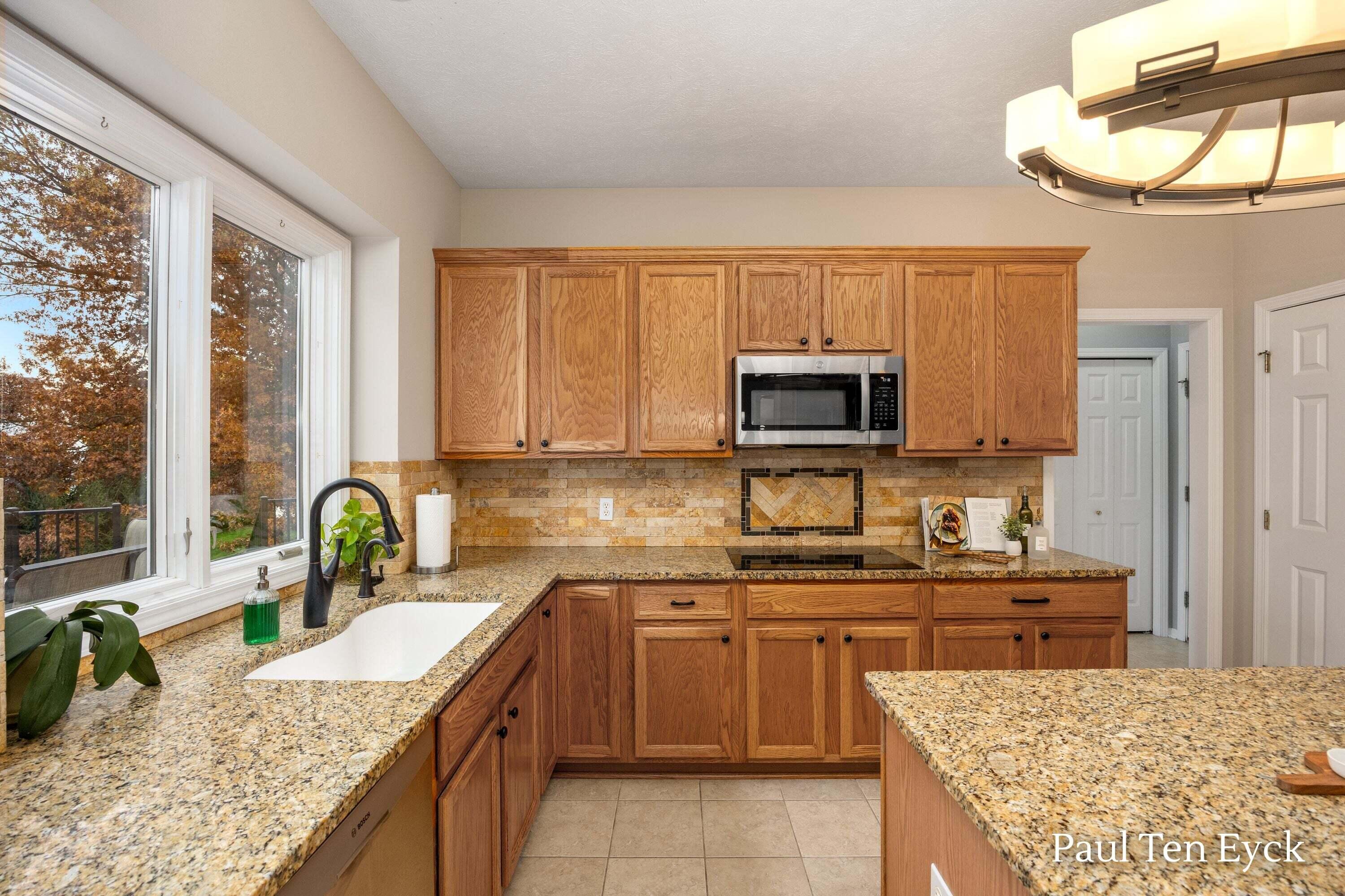 7069 Maplecrest Drive SE Grand Rapids MI 49546