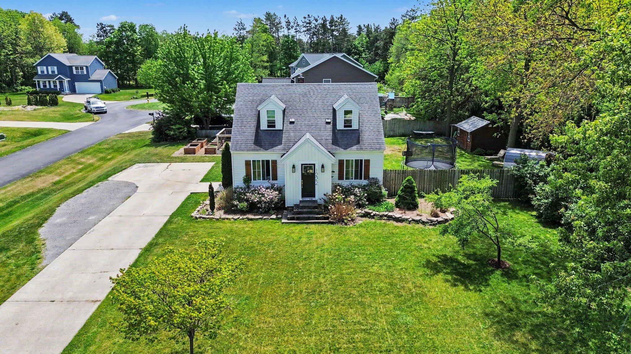 1222 W 32nd Street Holland MI 49423