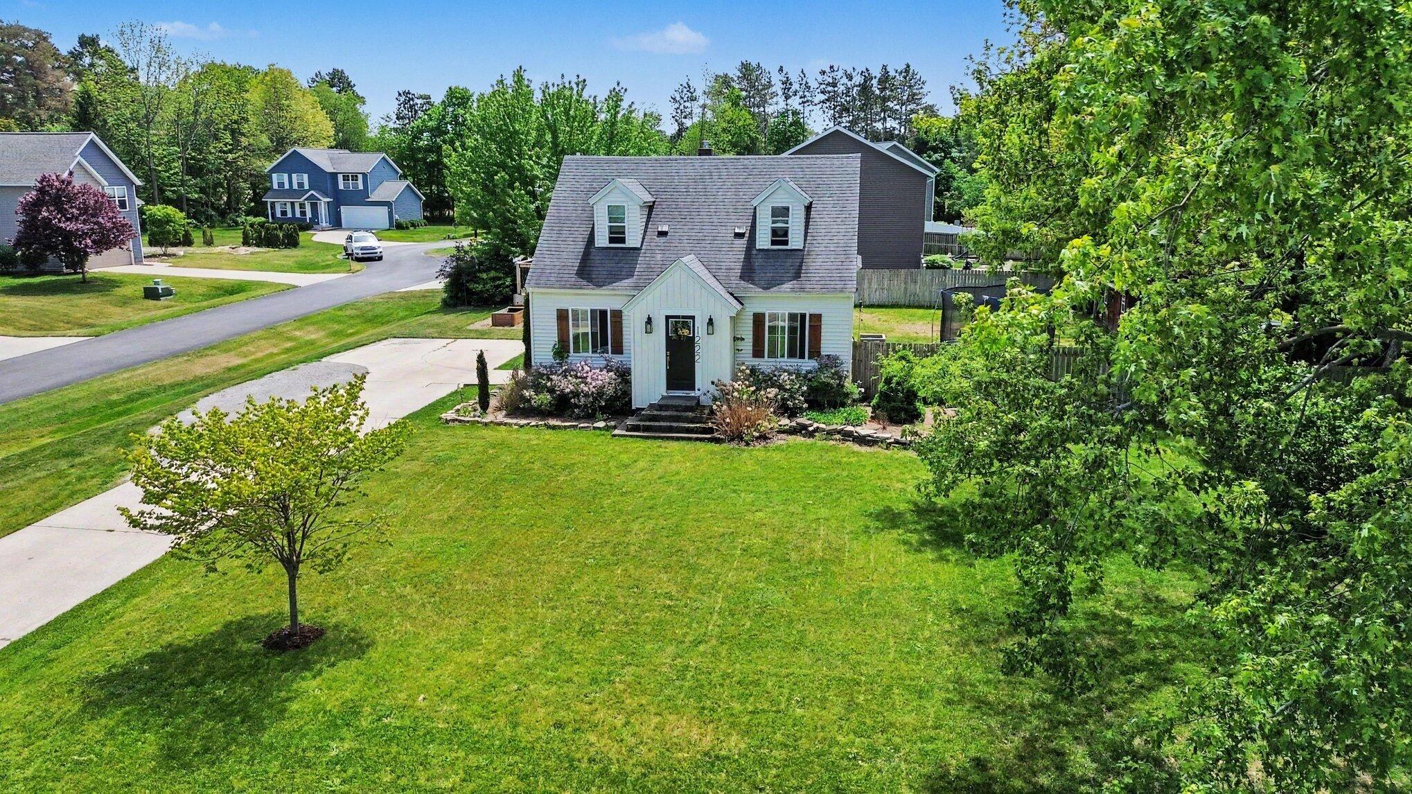 1222 W 32nd Street Holland MI 49423