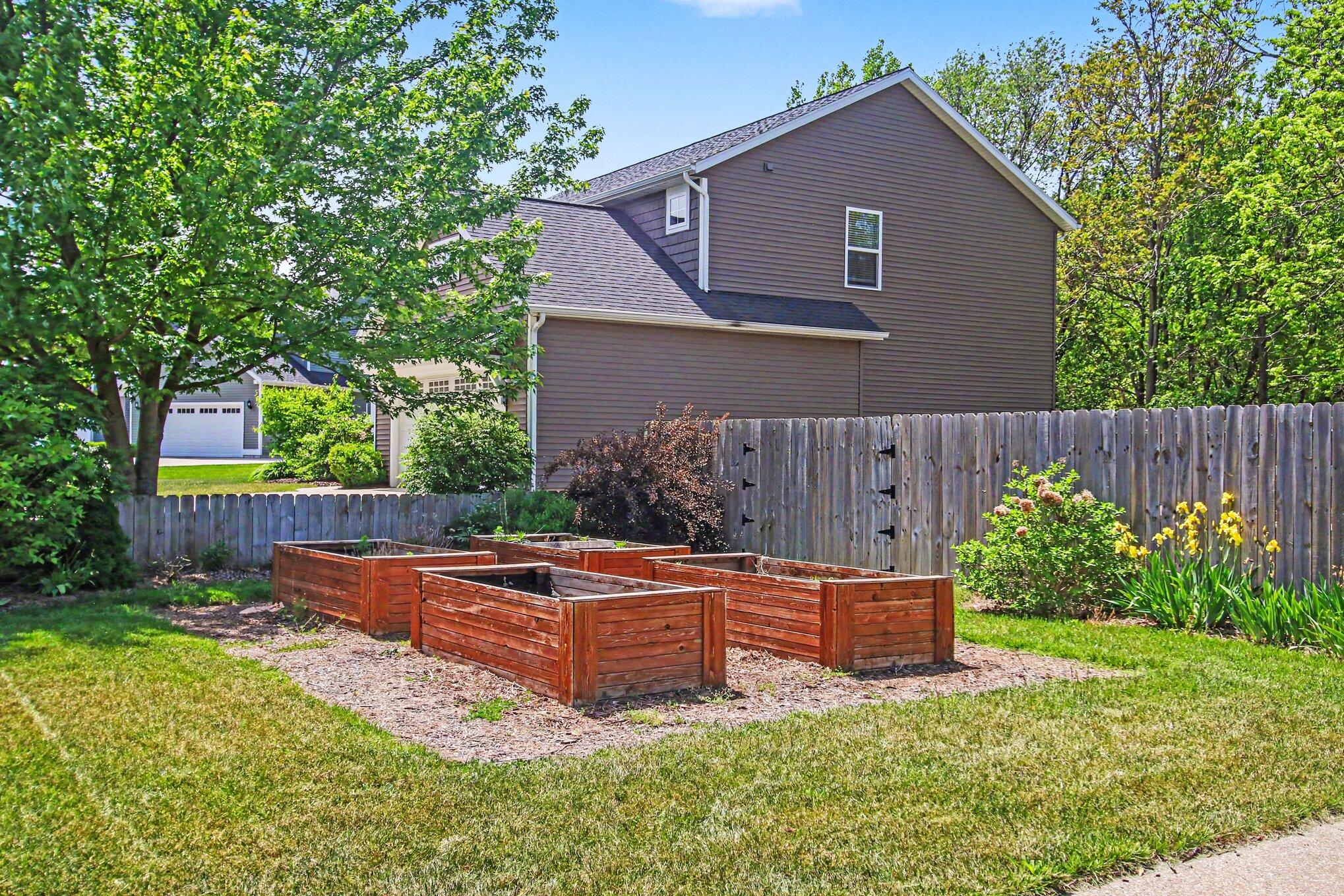 1222 W 32nd Street Holland MI 49423