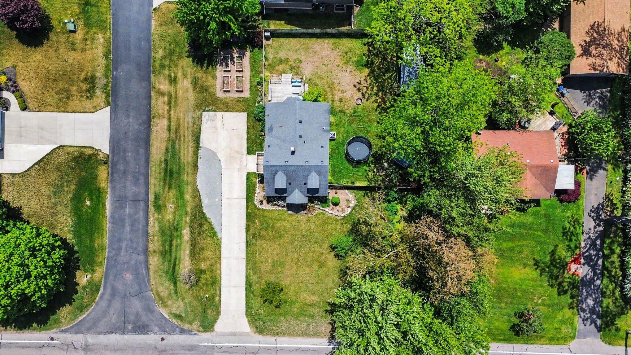 1222 W 32nd Street Holland MI 49423