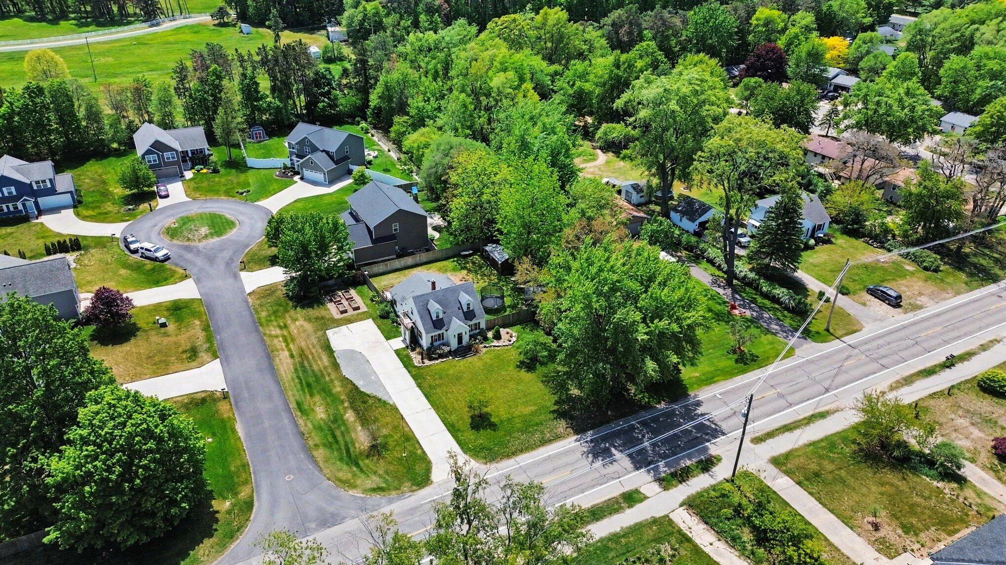 1222 W 32nd Street Holland MI 49423