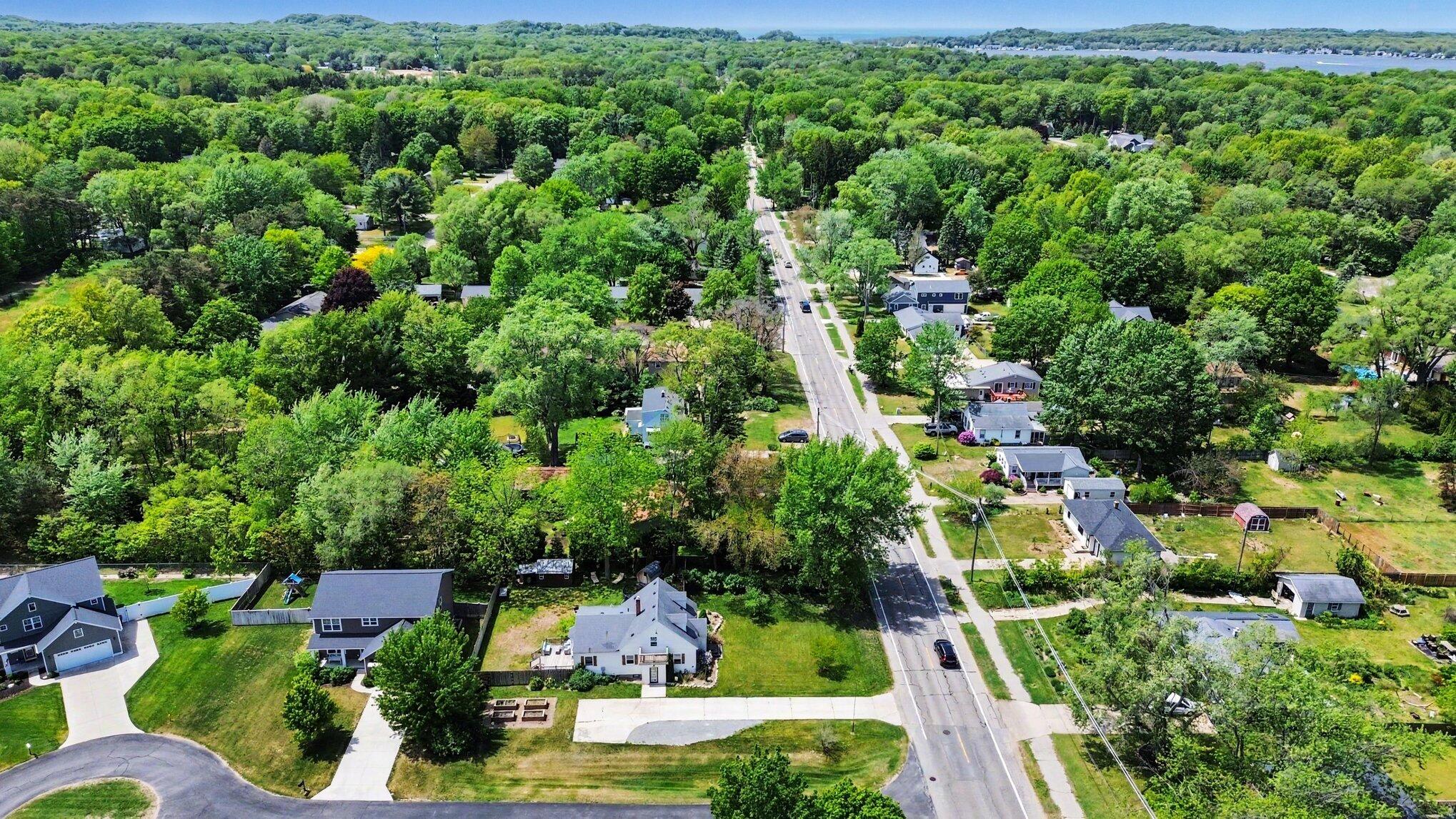 1222 W 32nd Street Holland MI 49423